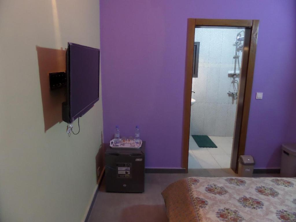 Queen Room photo 1
