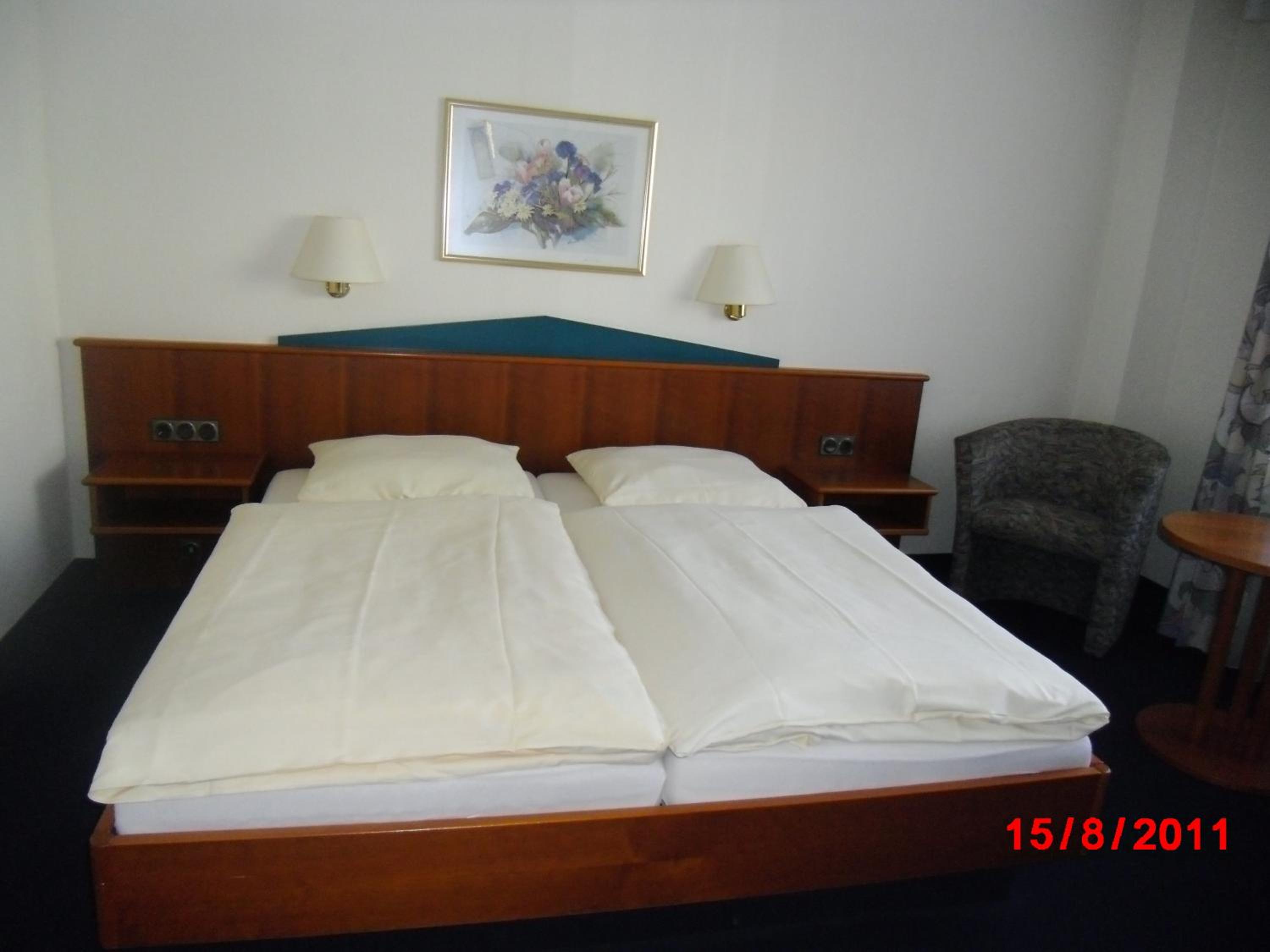 Double Room - Photo 8