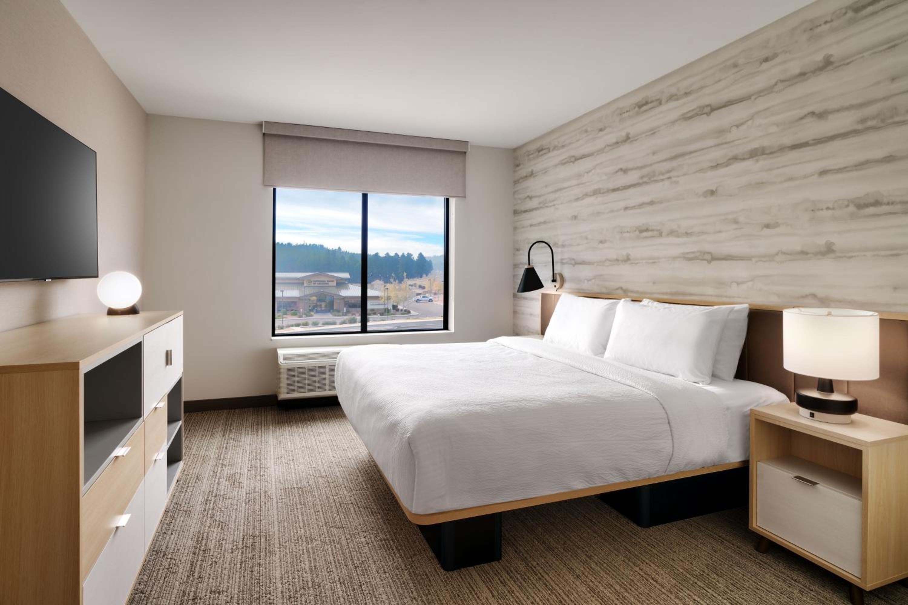 One-Bedroom King Suite with Sofa Bed  - Photo 4