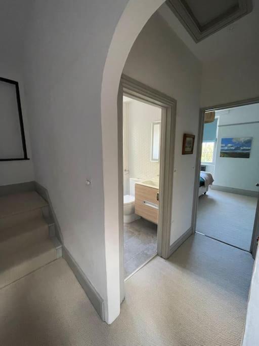 Four-Bedroom House photo 3