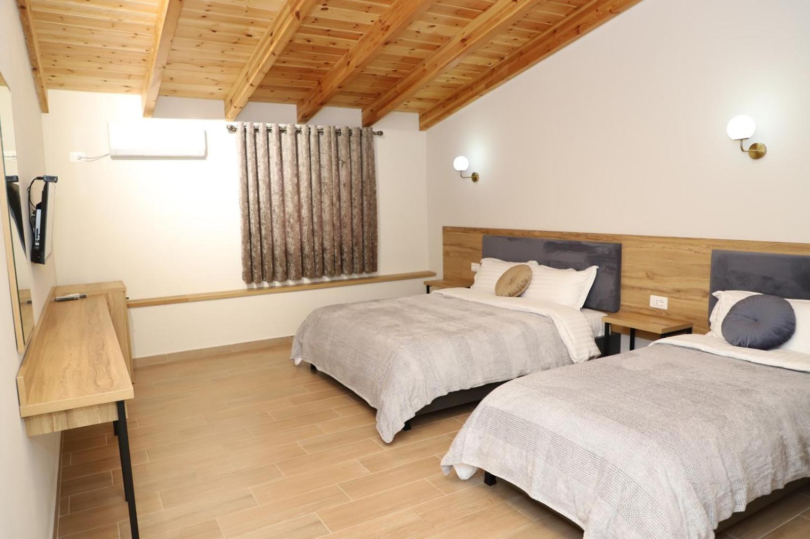 Superior Triple Room photo 2