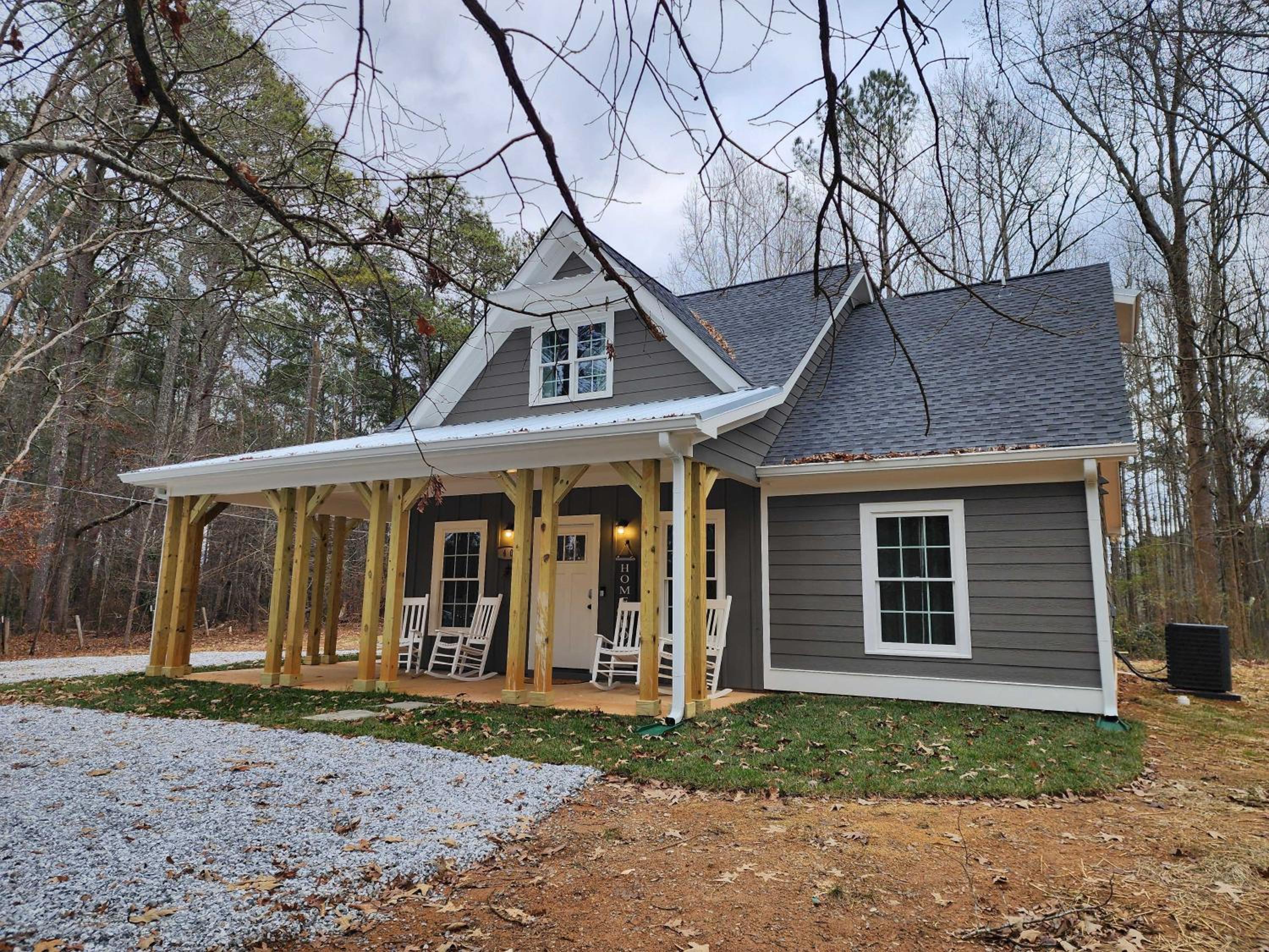 Three-Bedroom House photo 2