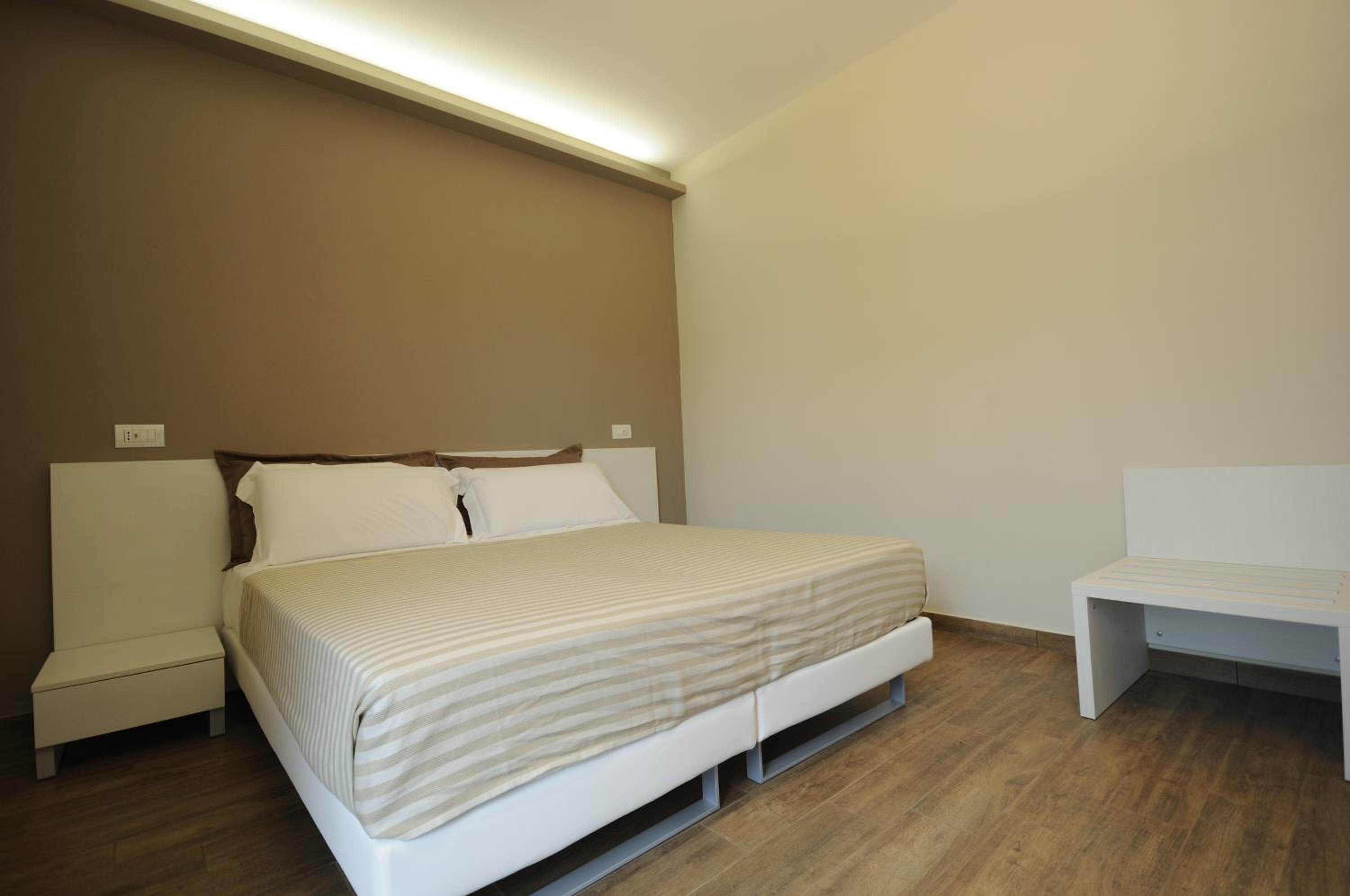 Double or Twin Room - Ground Floor - Photo 1