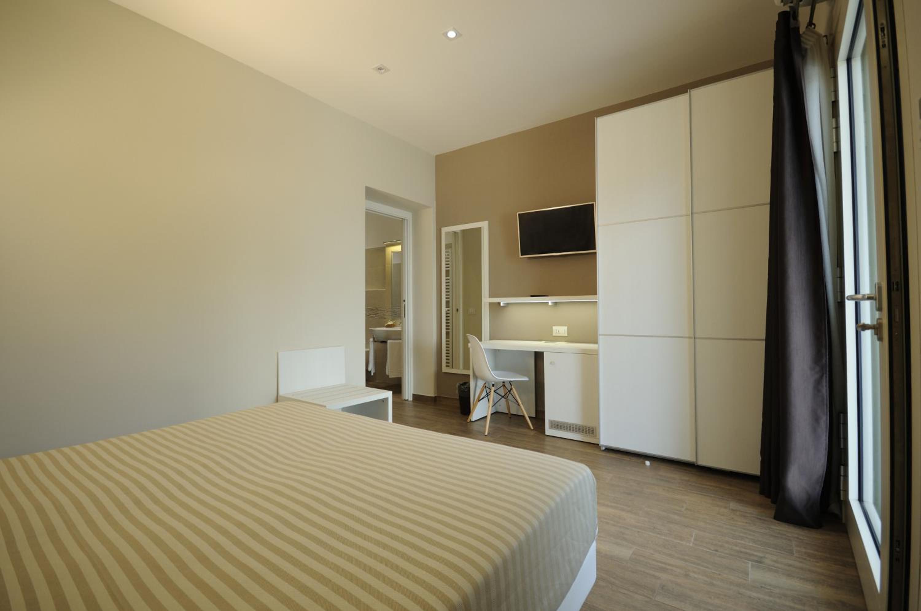 Double or Twin Room - Ground Floor - Photo 2