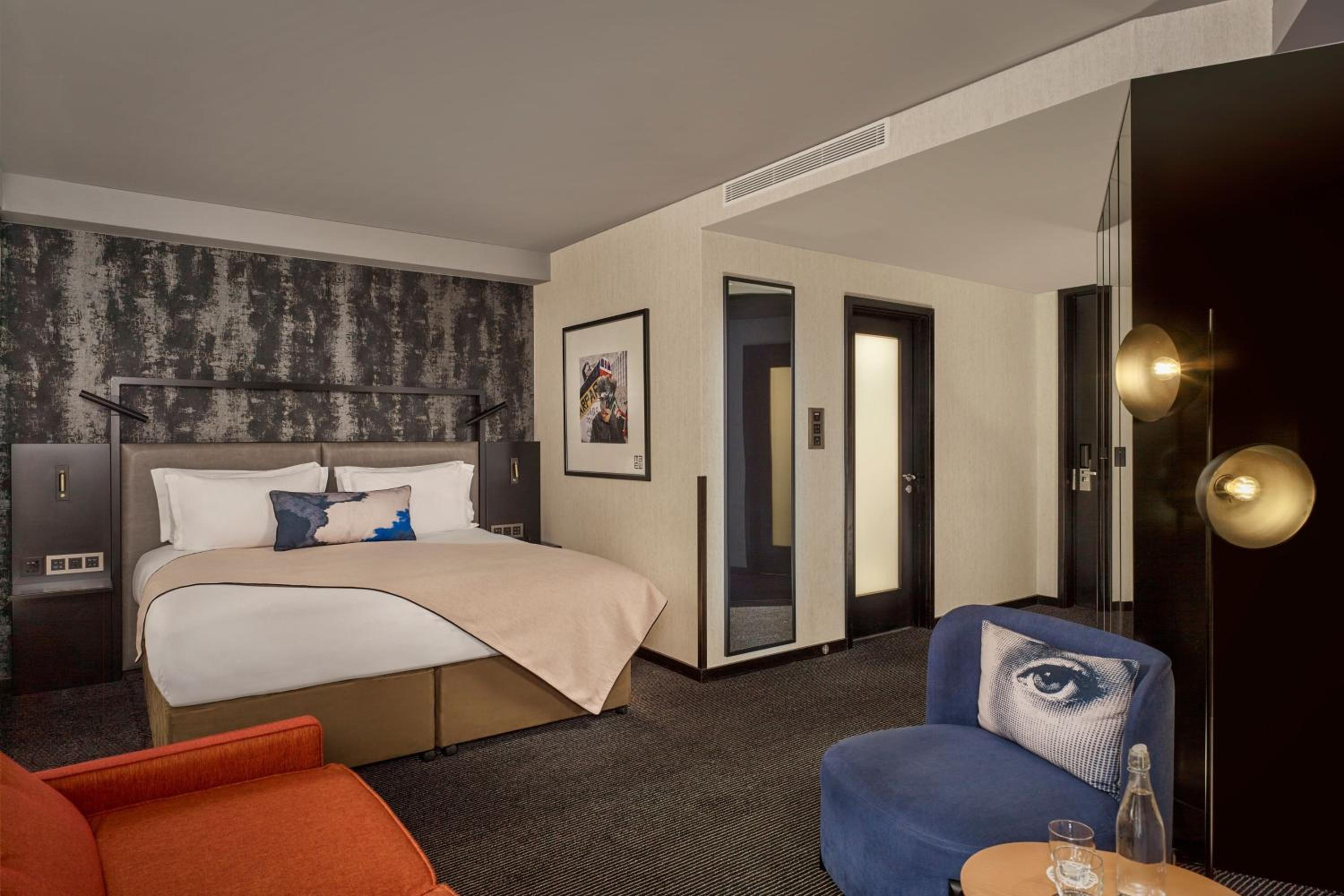 Junior Suite Dreams, Junior Suite, 1 King, Sofa bed thumbnail 5