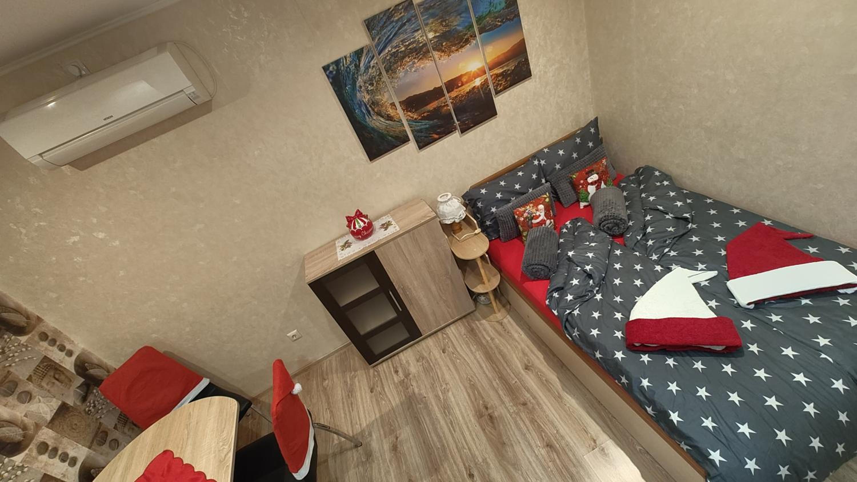 Two-Bedroom House - Photo 31
