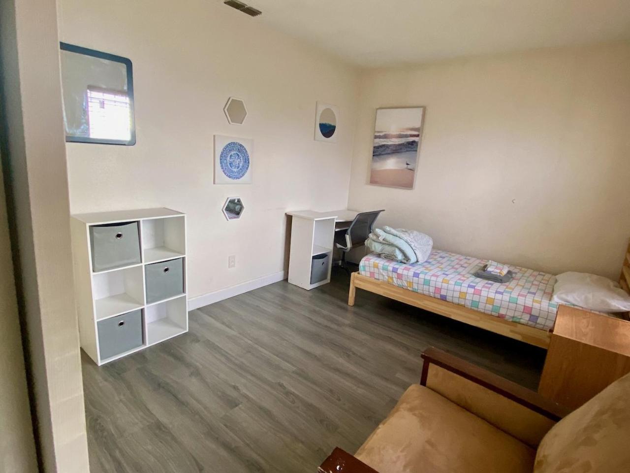 Large Single Room photo 3