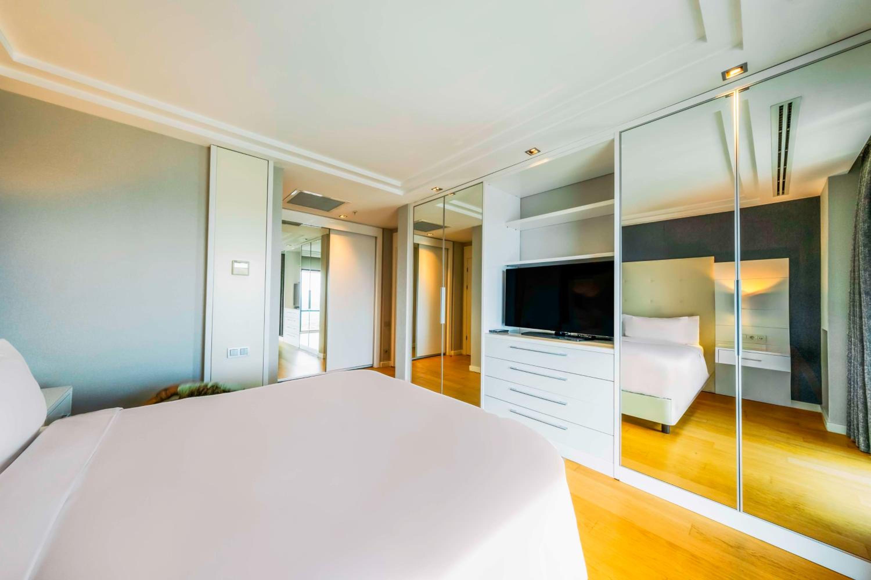 Four-Bedroom Presidential Suite photo 2
