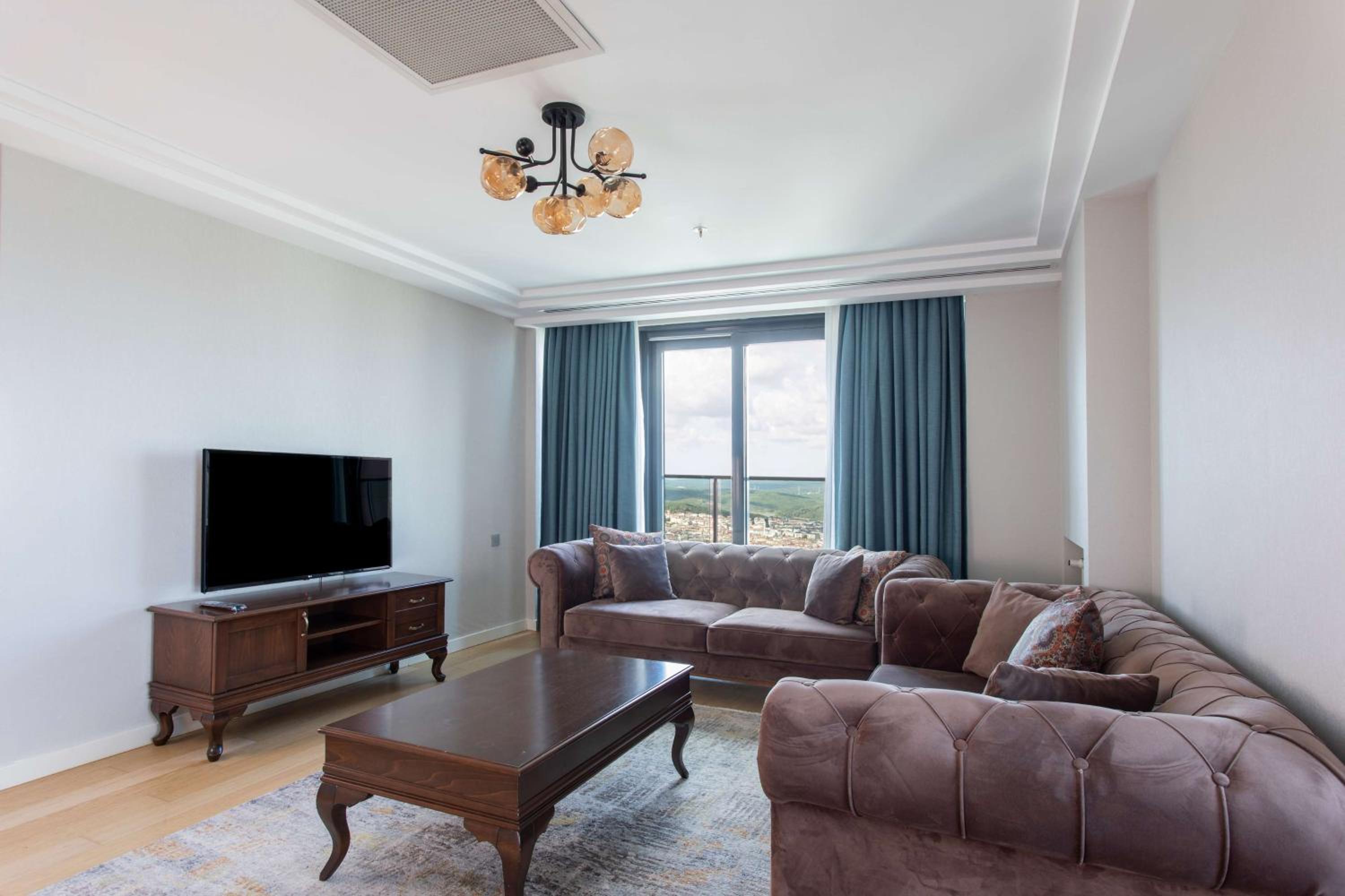 Four-Bedroom Presidential Suite photo 3
