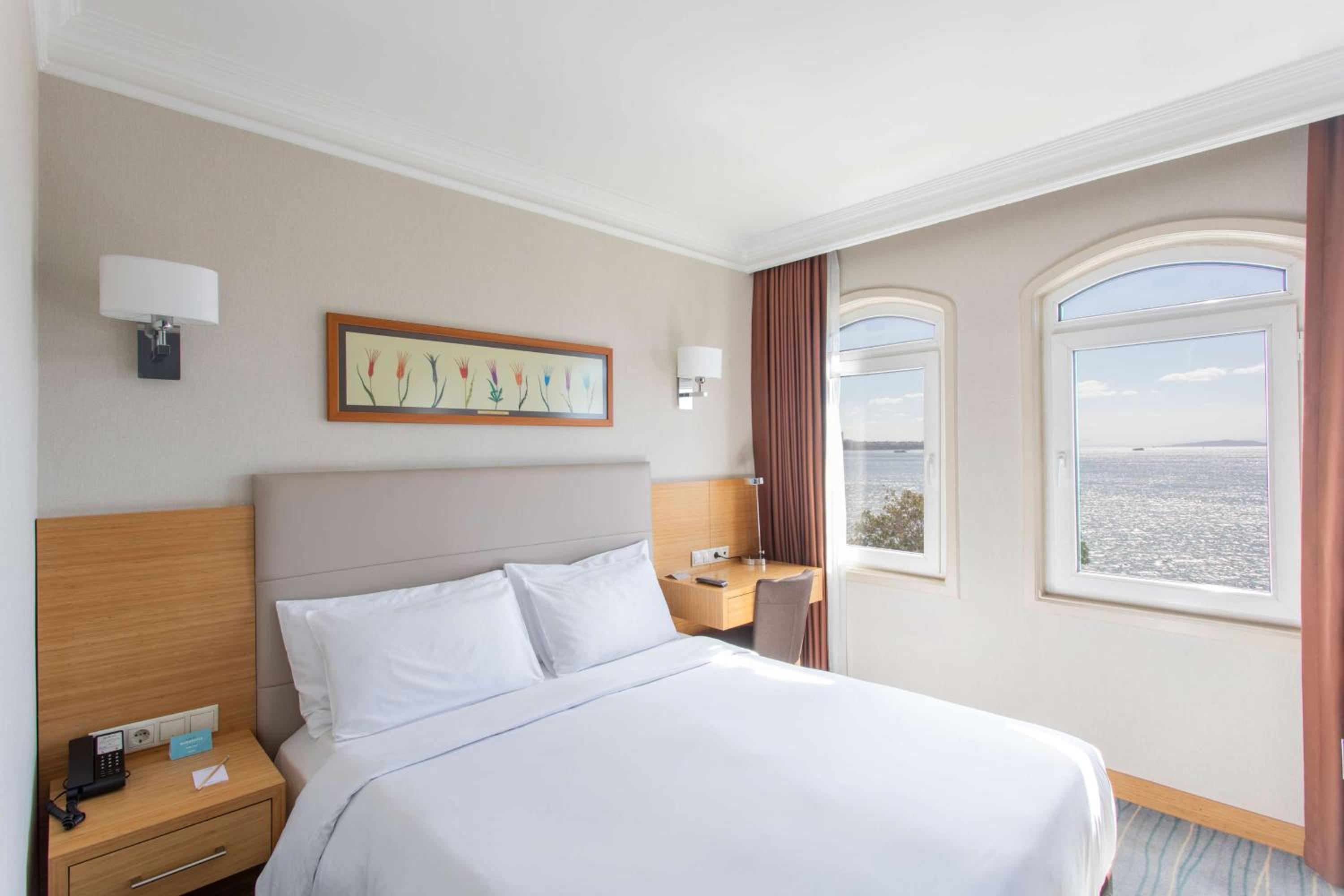 Standard Room with Sea View - Non-Smoking photo 1