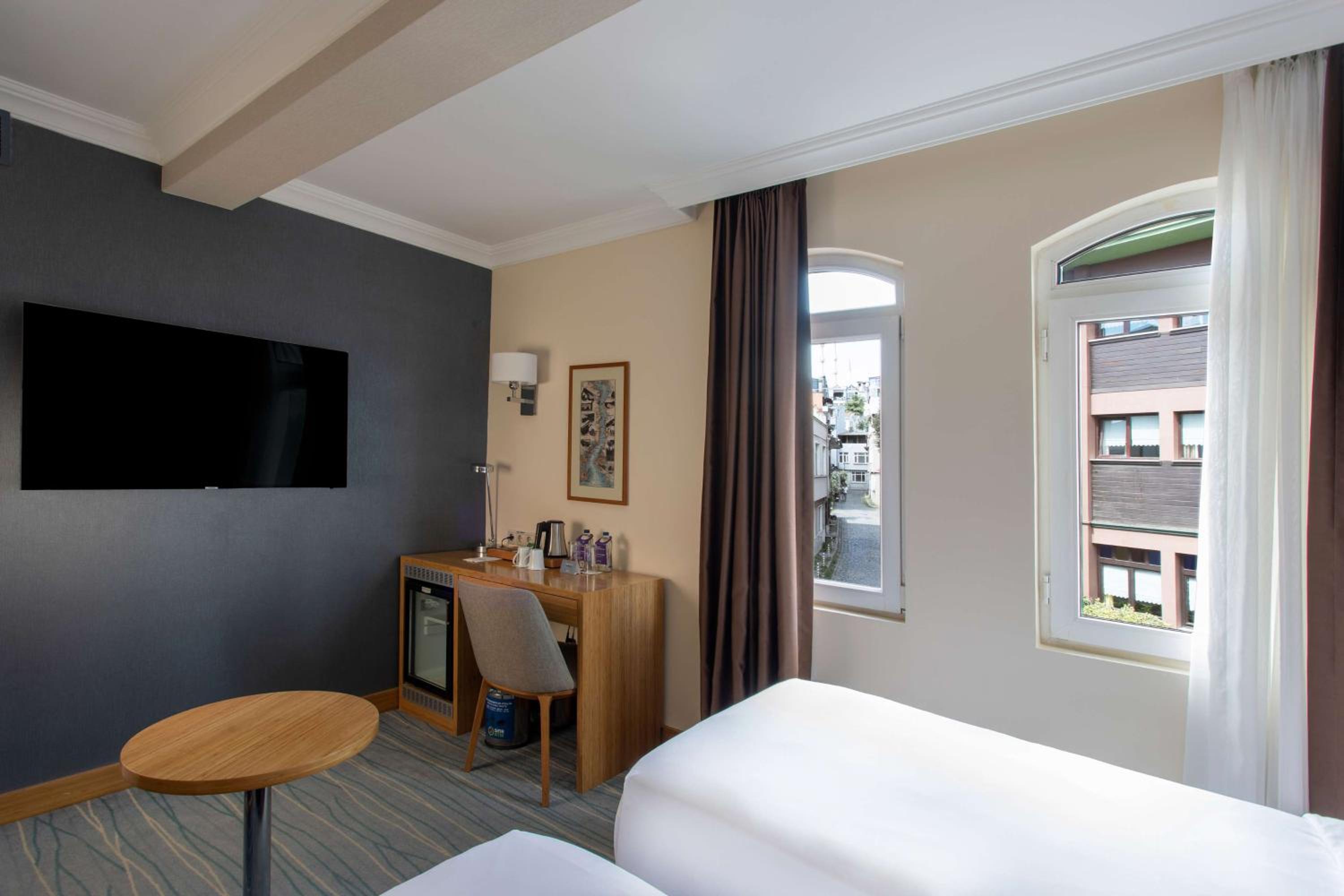 Standard Room - Non-Smoking photo 2