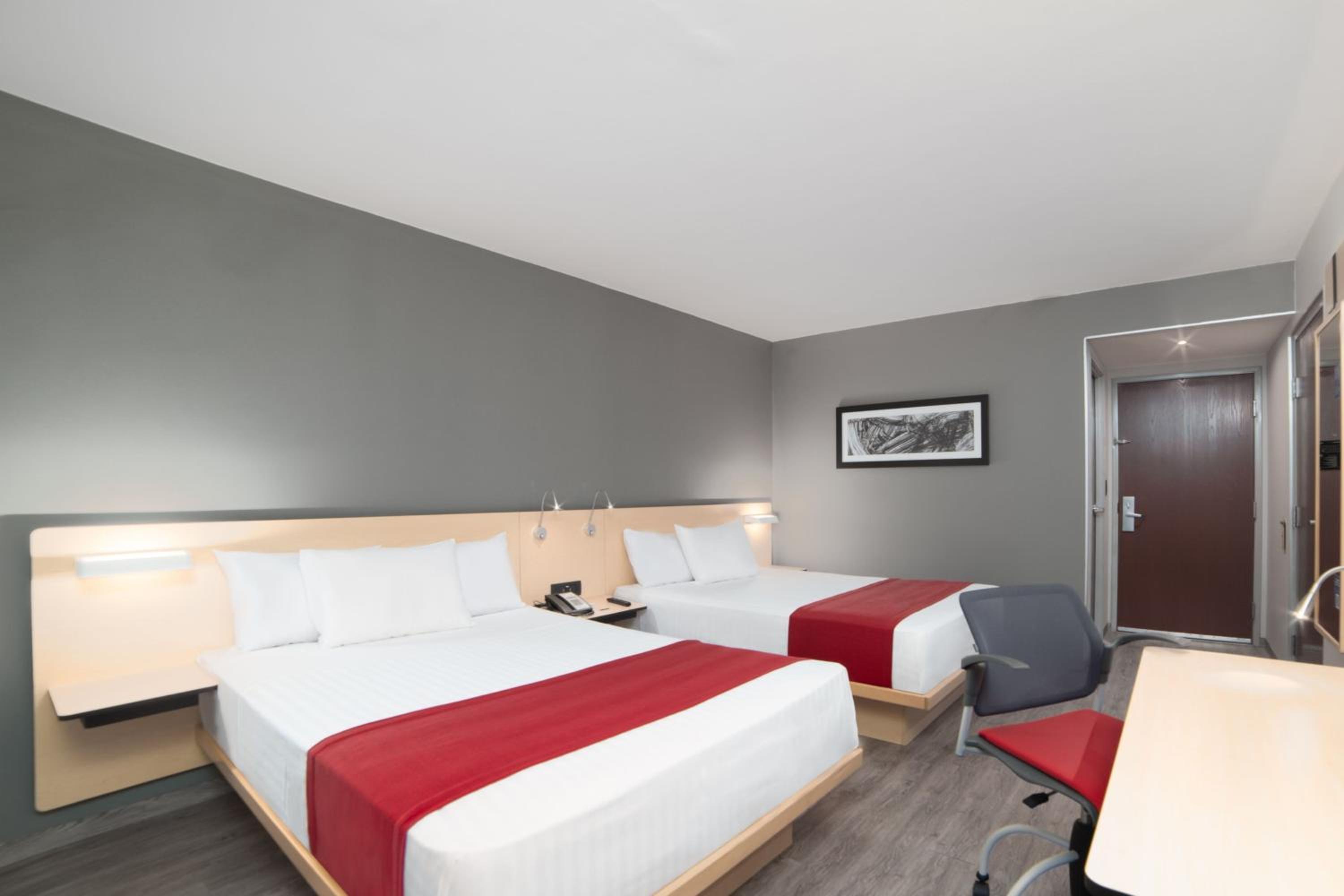 Double Room with Two Double Beds - Photo 4