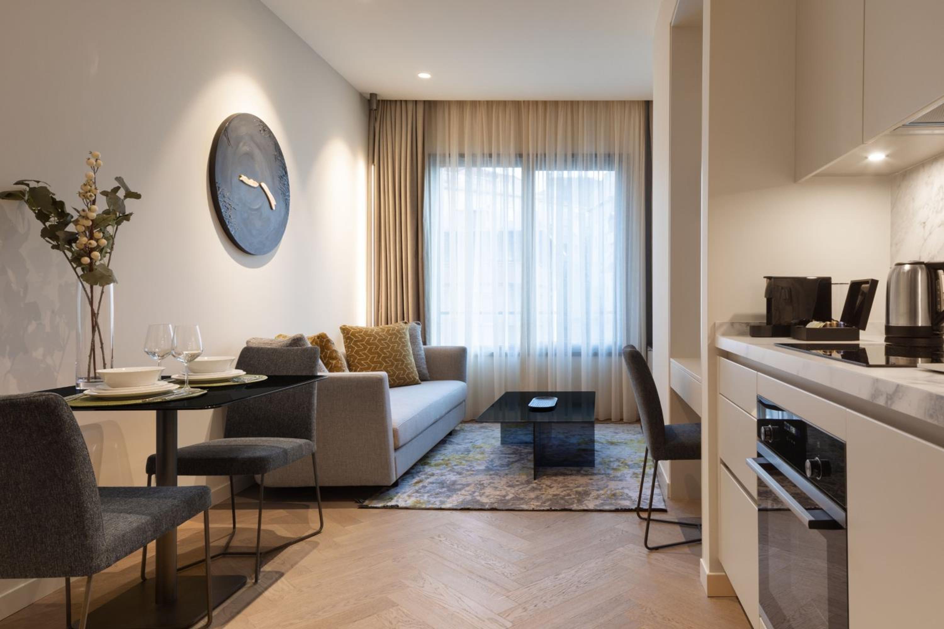 One-Bedroom Apartment