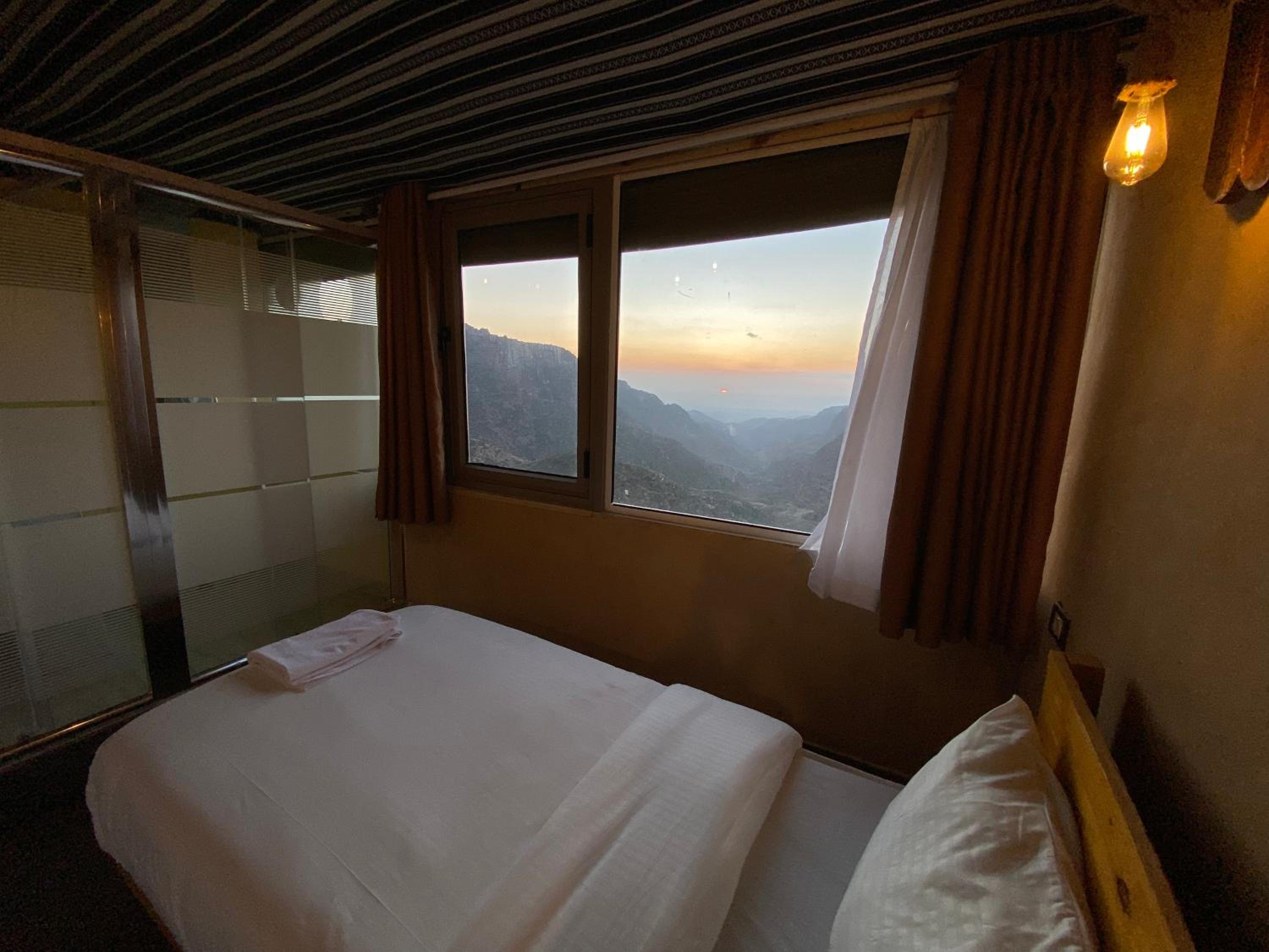 Twin Room With Mountain View photo 3