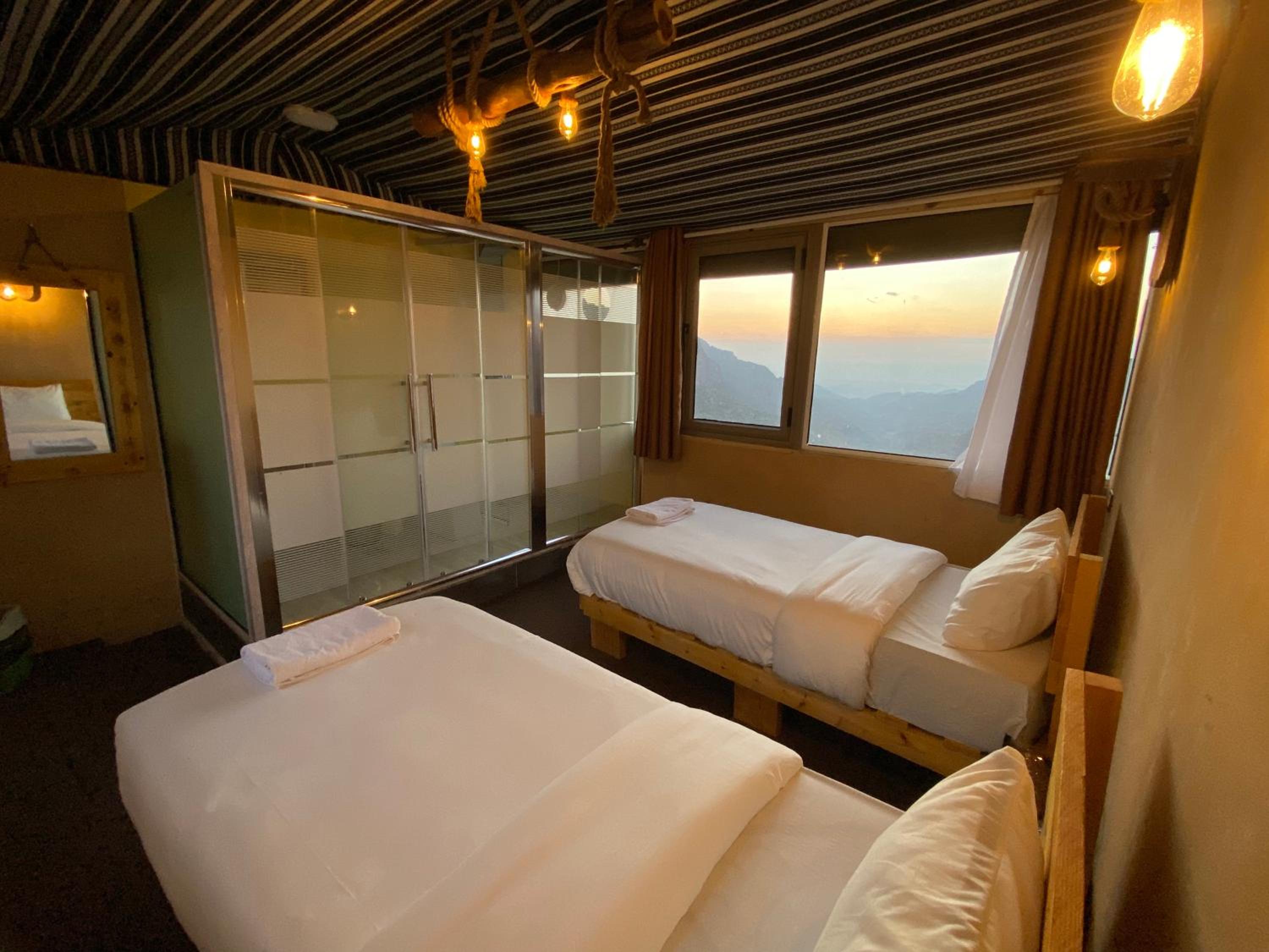Twin Room With Mountain View photo 2