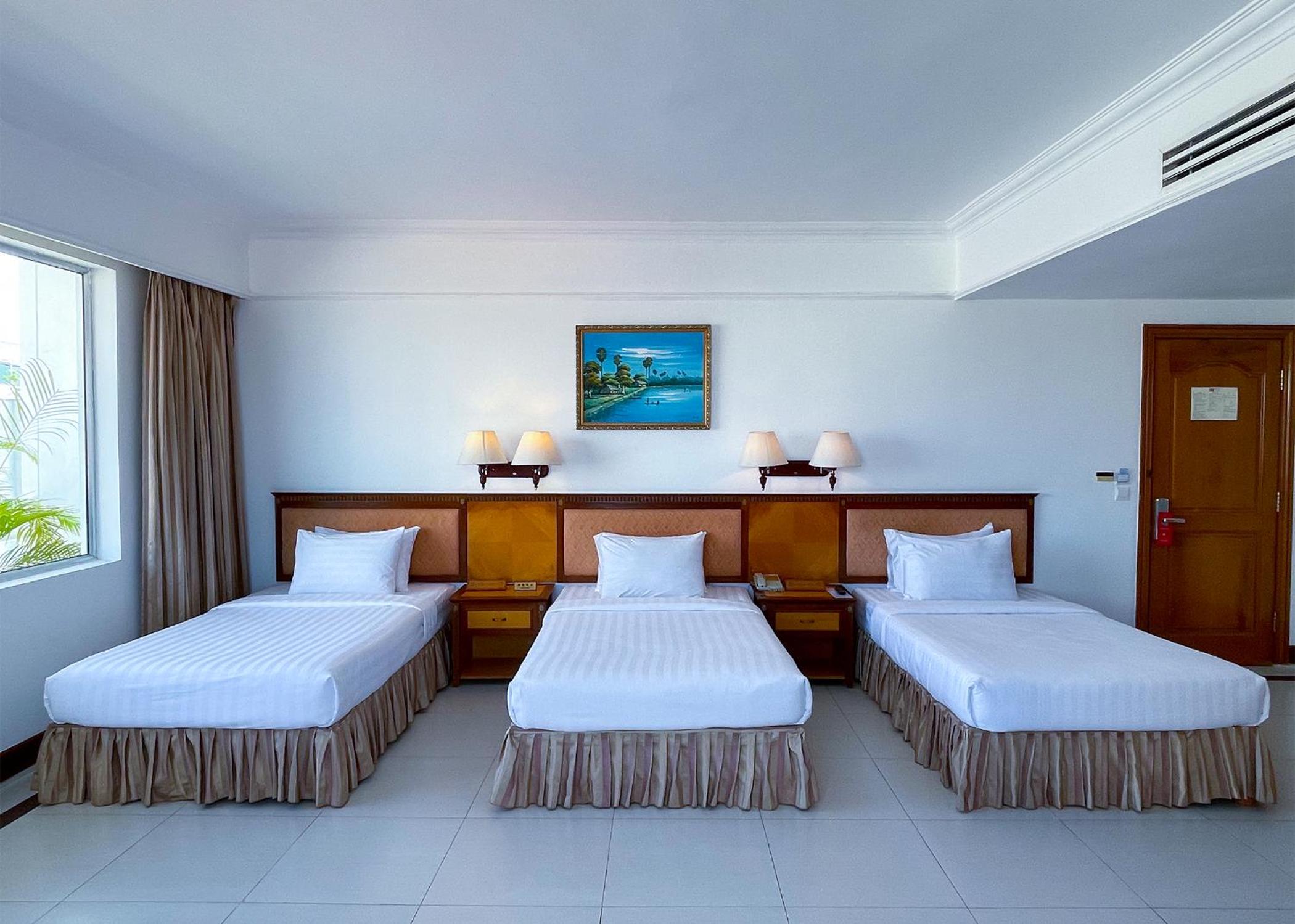 Superior Triple Room photo 3
