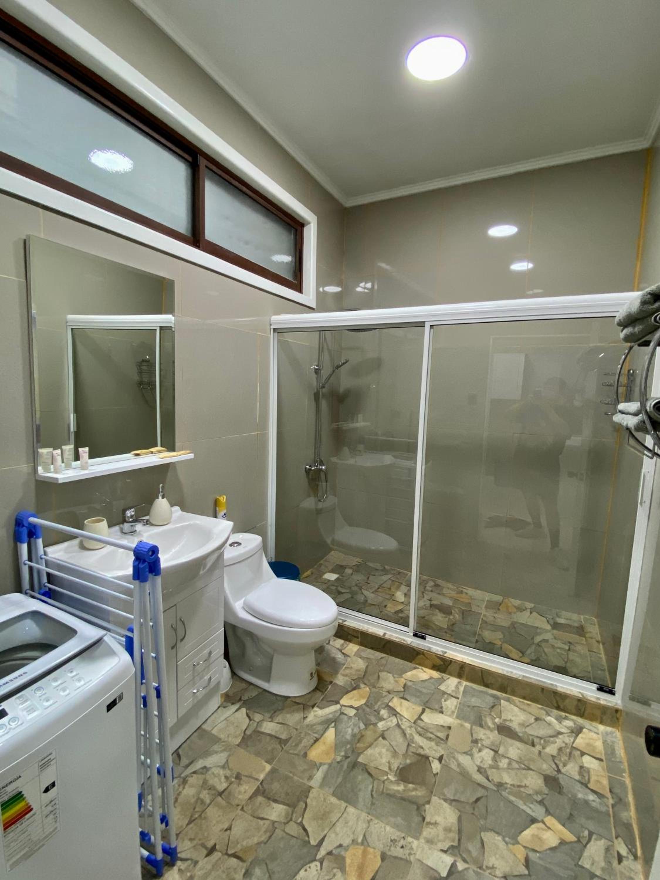 Family Room with Private Bathroom photo 3