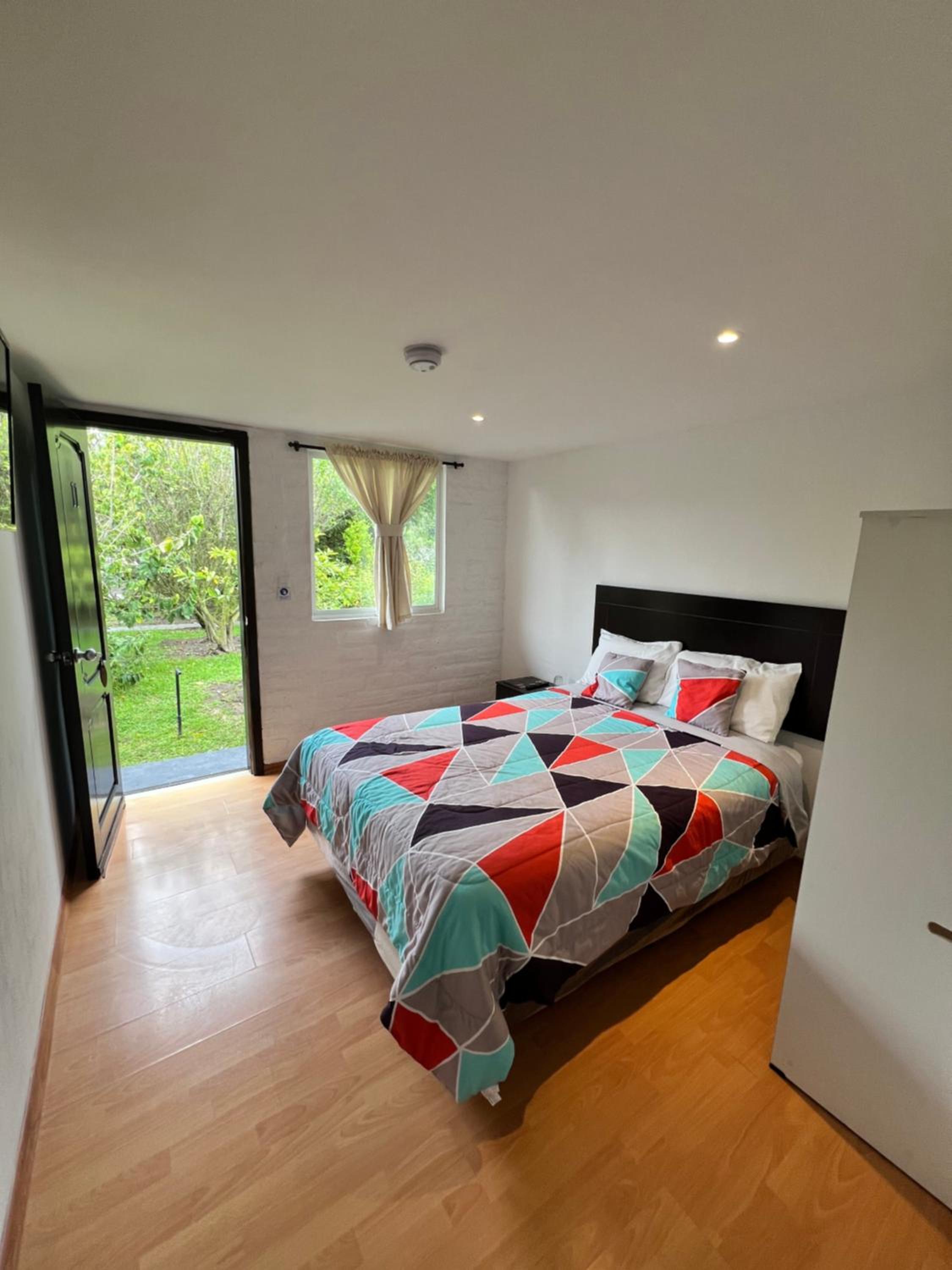 Single Room with Bathroom photo 1