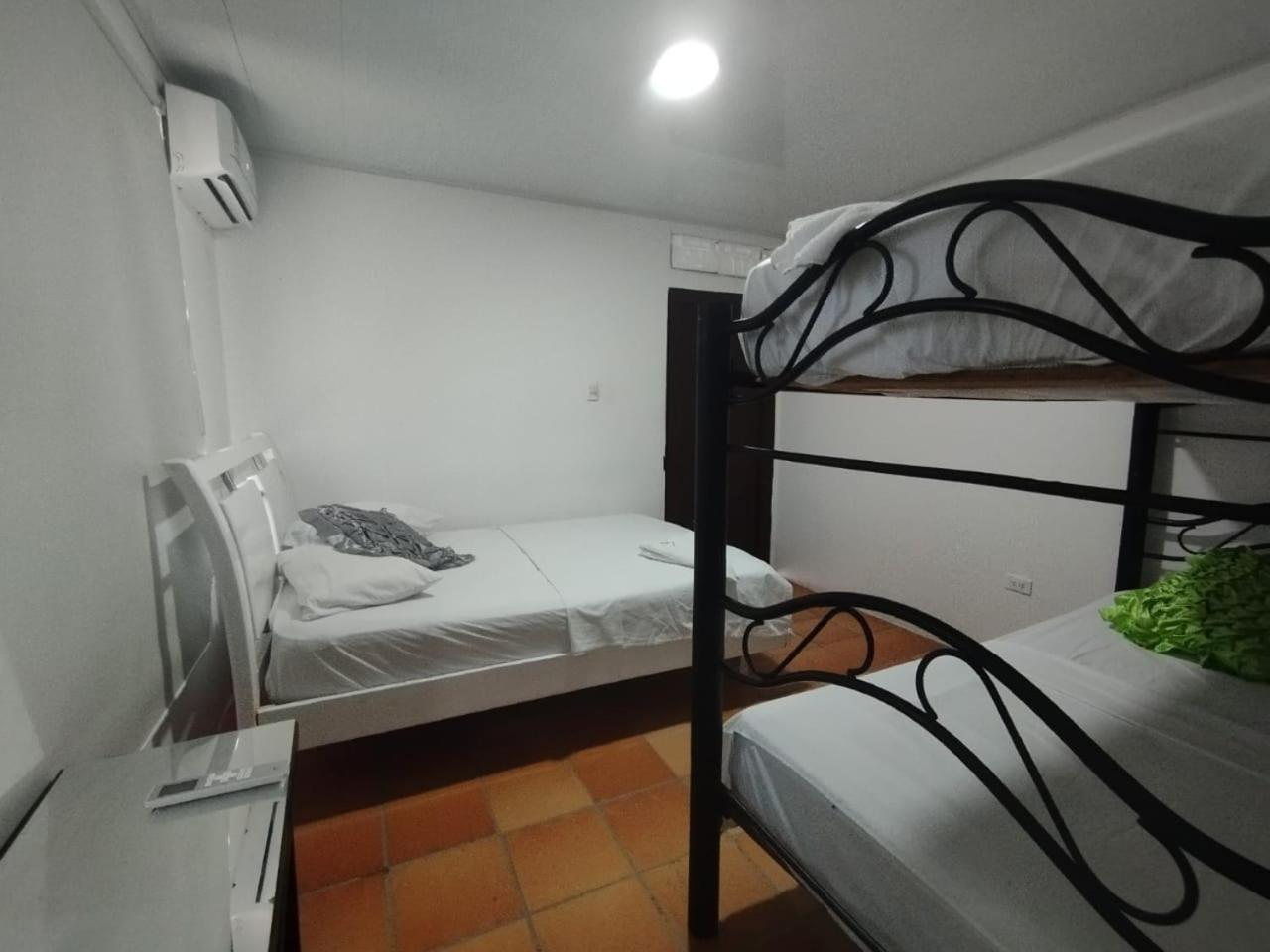 Quadruple Room with Private Bathroom photo 1