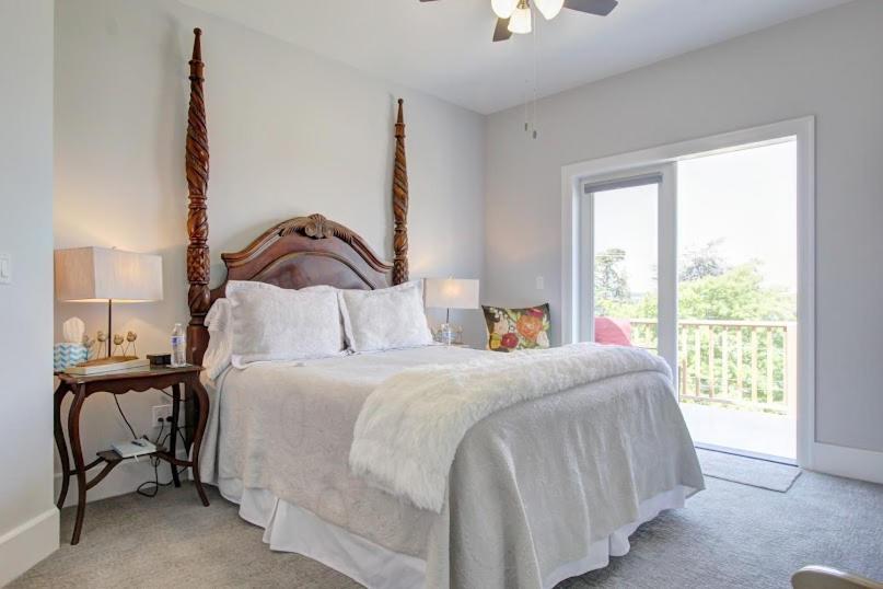 Queen Room with Balcony
