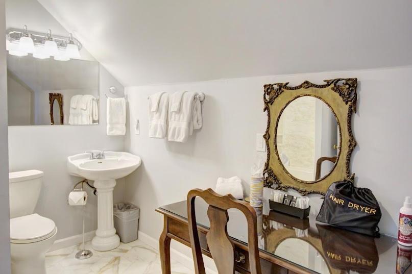 King Suite with Sea View photo 2