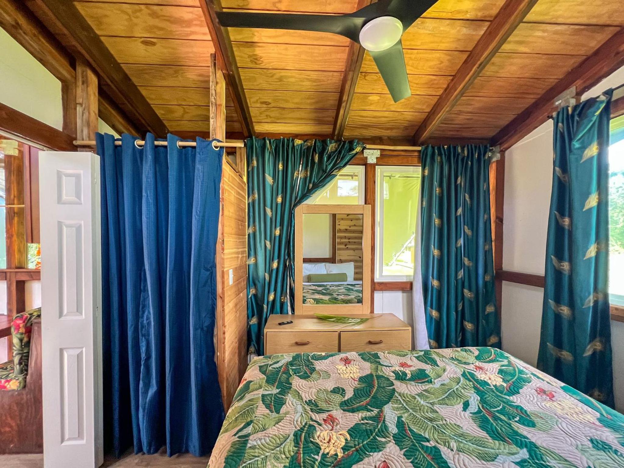 One-Bedroom House photo 1