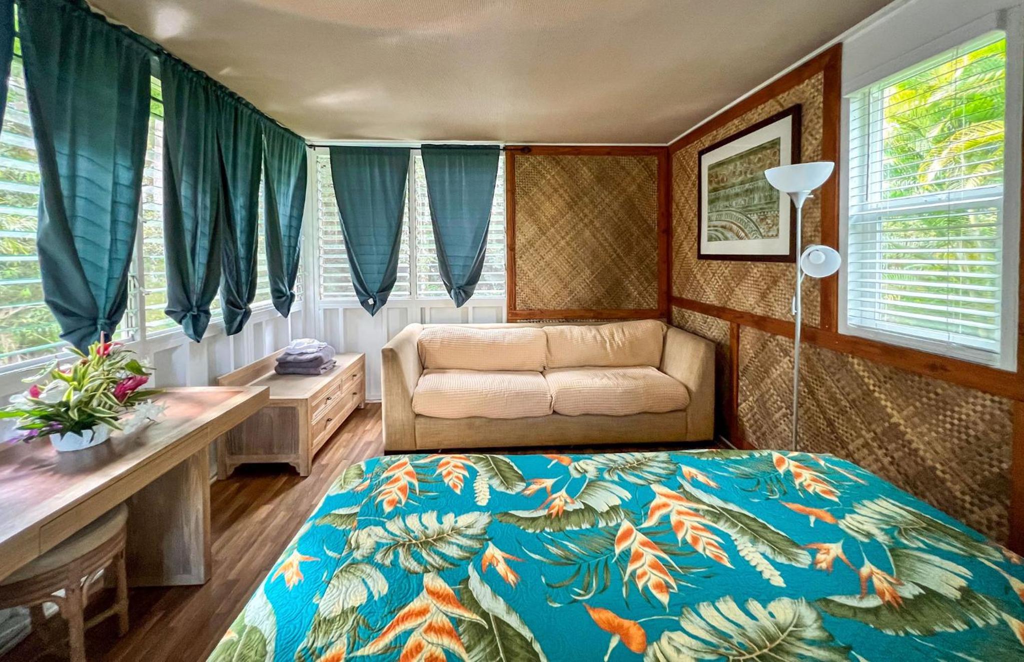 Luxury Triple Room with Shared External Bathroom photo 1
