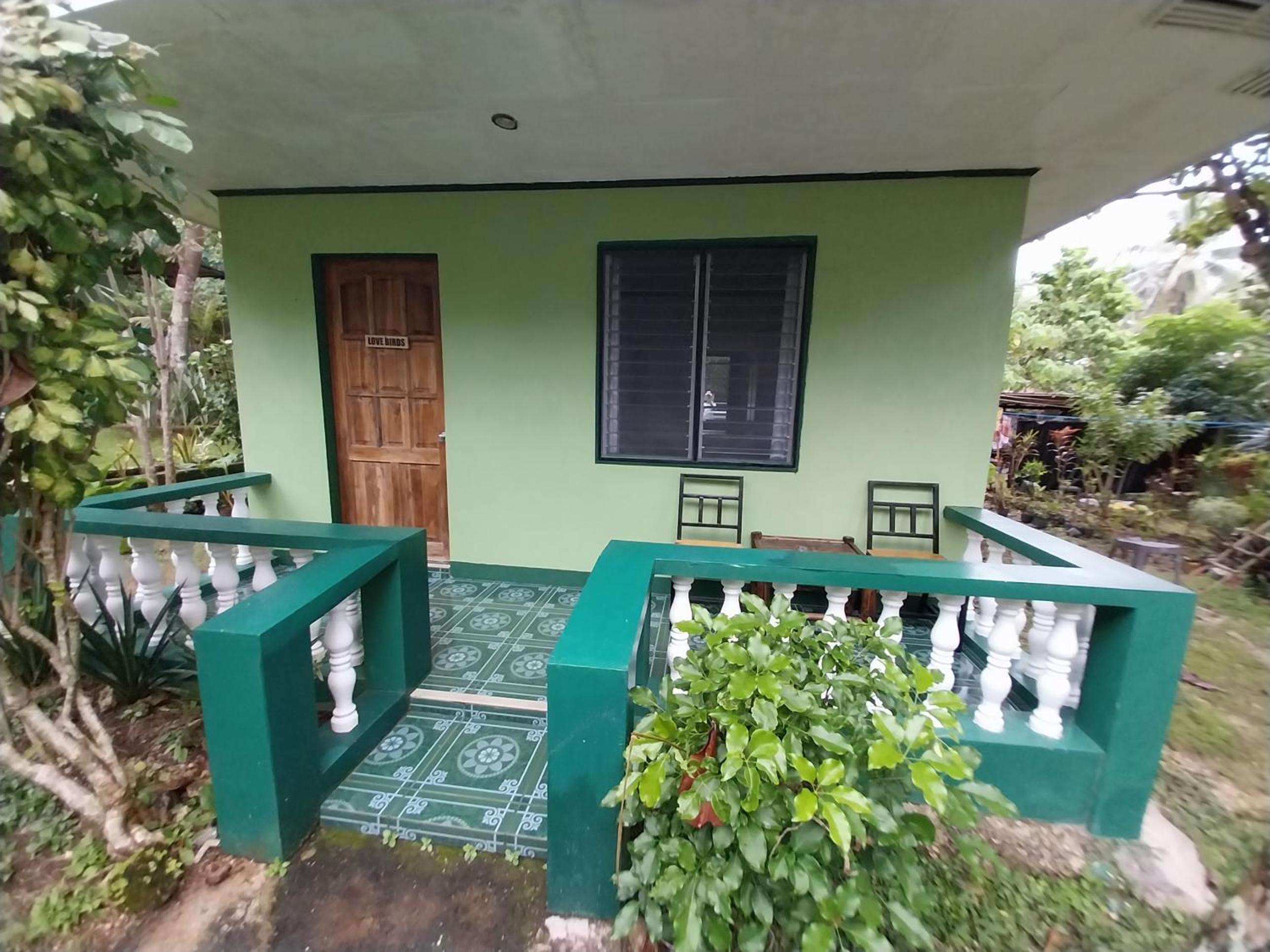 Bungalow with Garden View - Photo 4