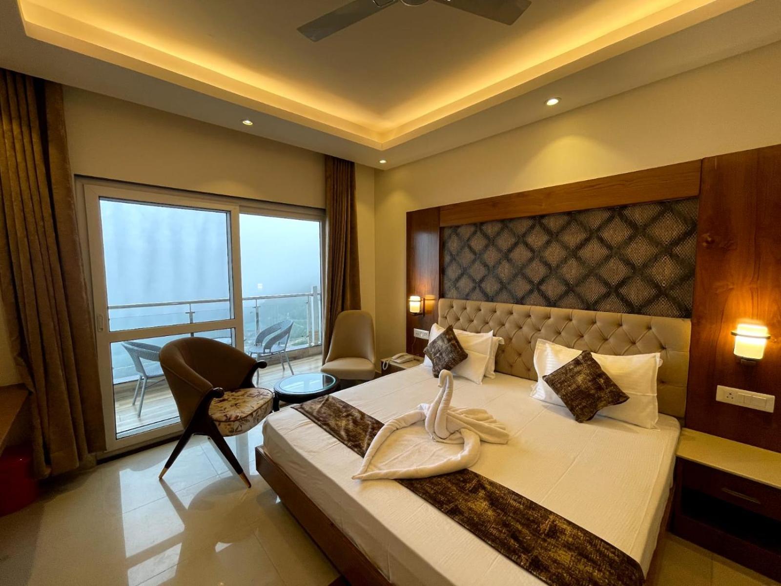 Queen Room with Balcony