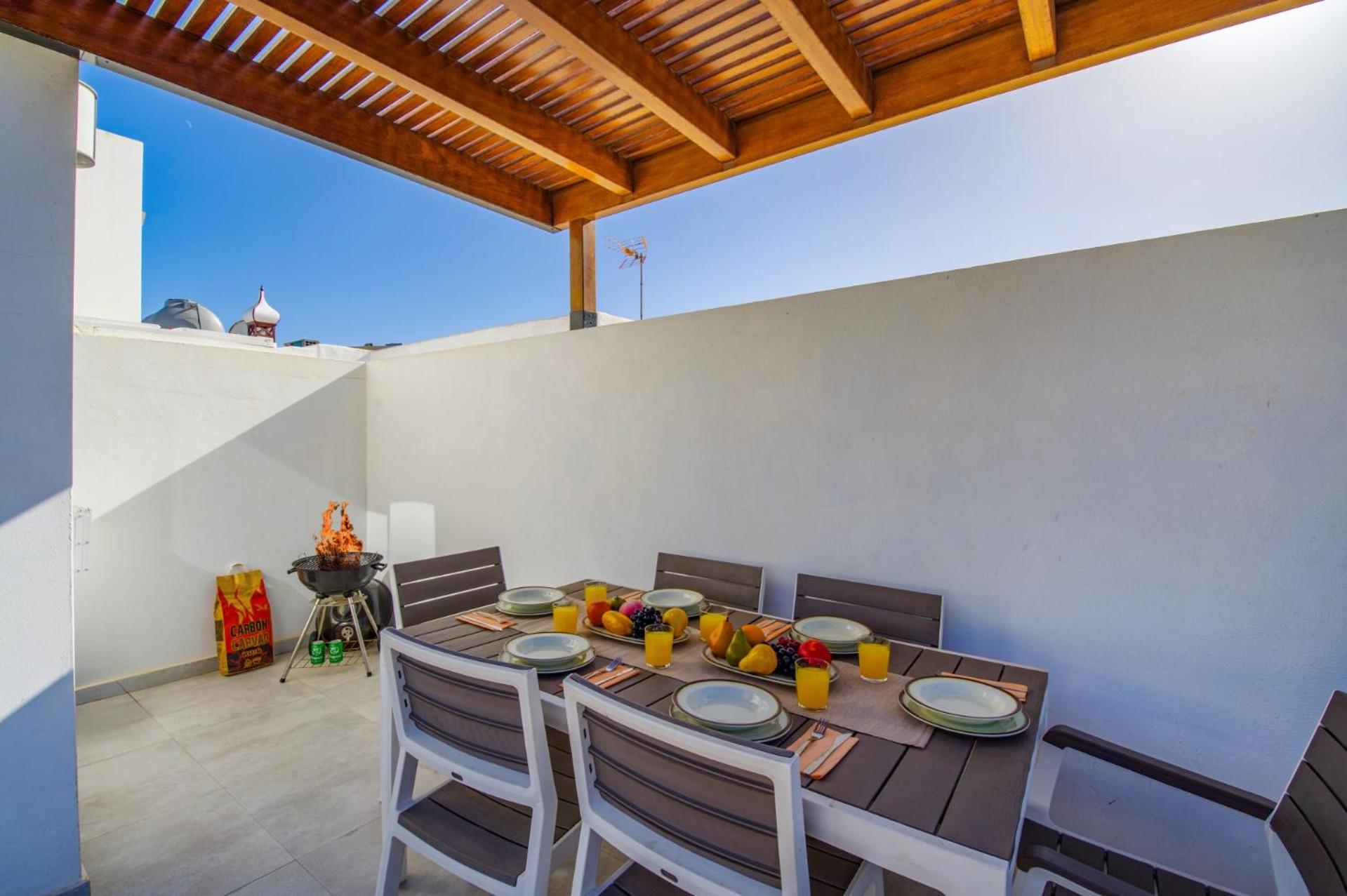Villa photo 2