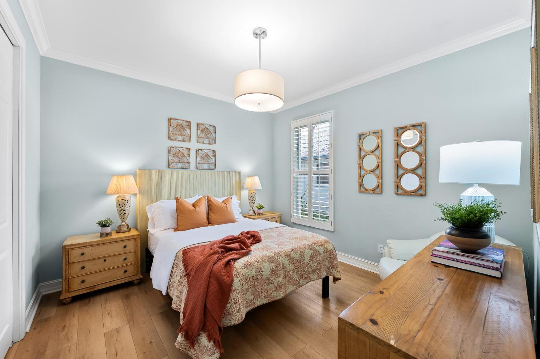 Three-Bedroom House - Photo 7