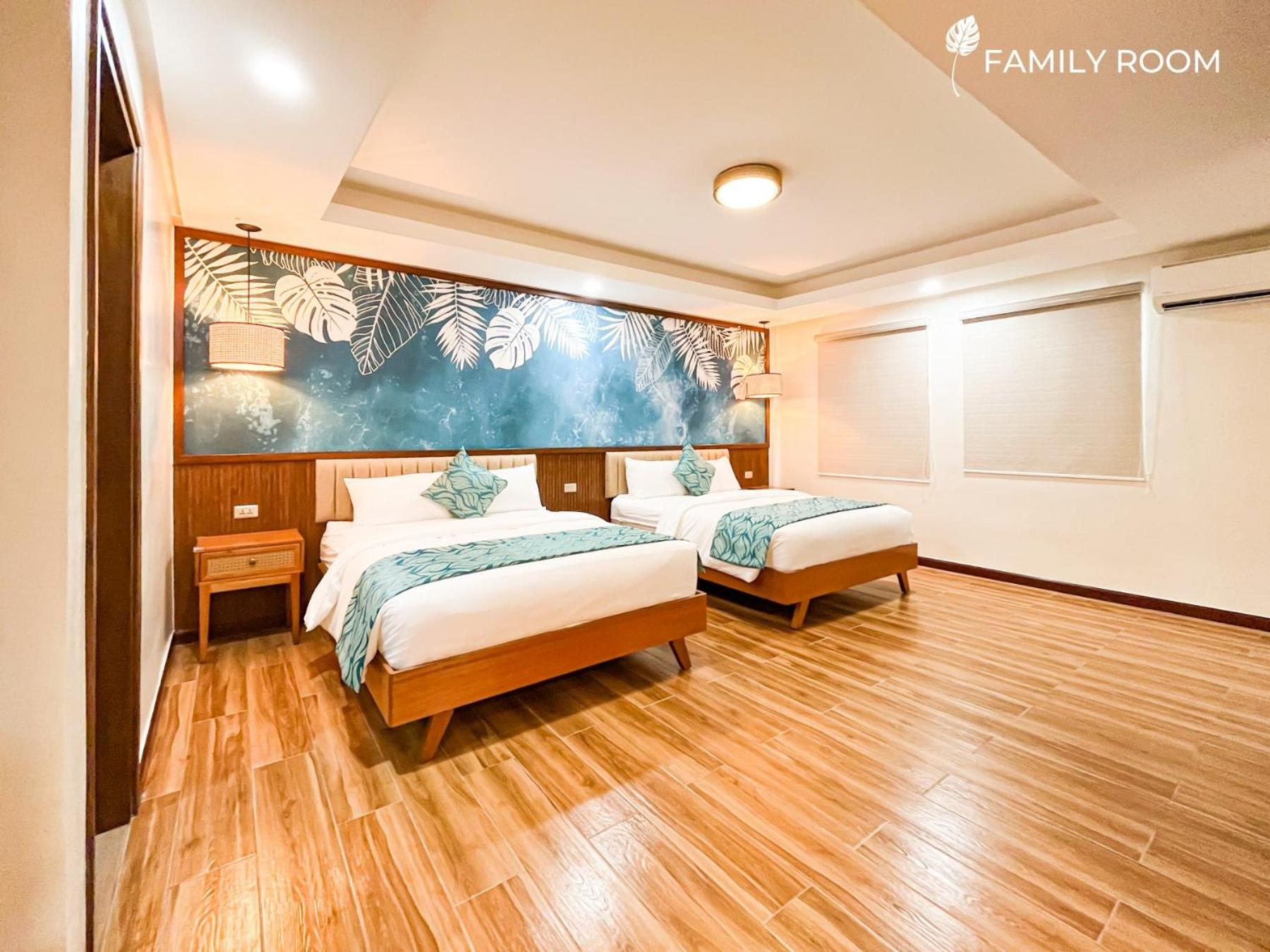 Family Room - Photo 4