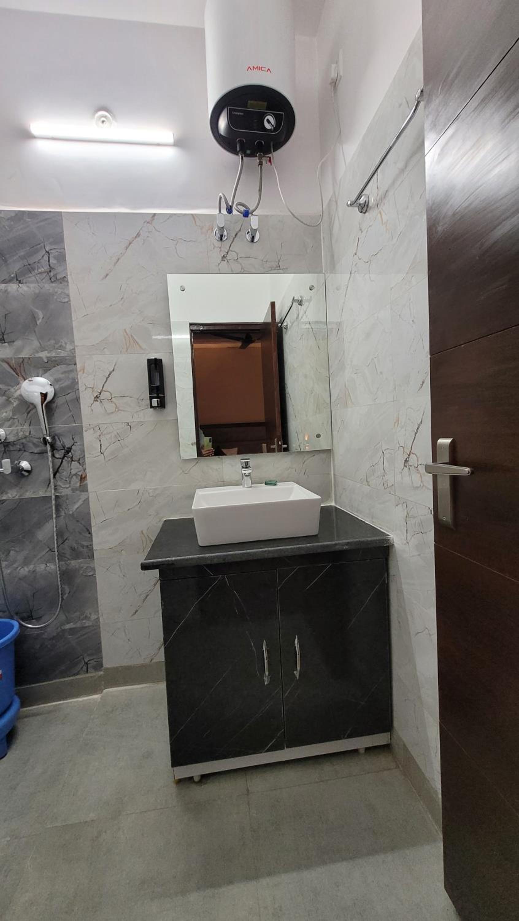 Deluxe Double Room with Balcony - Photo 23
