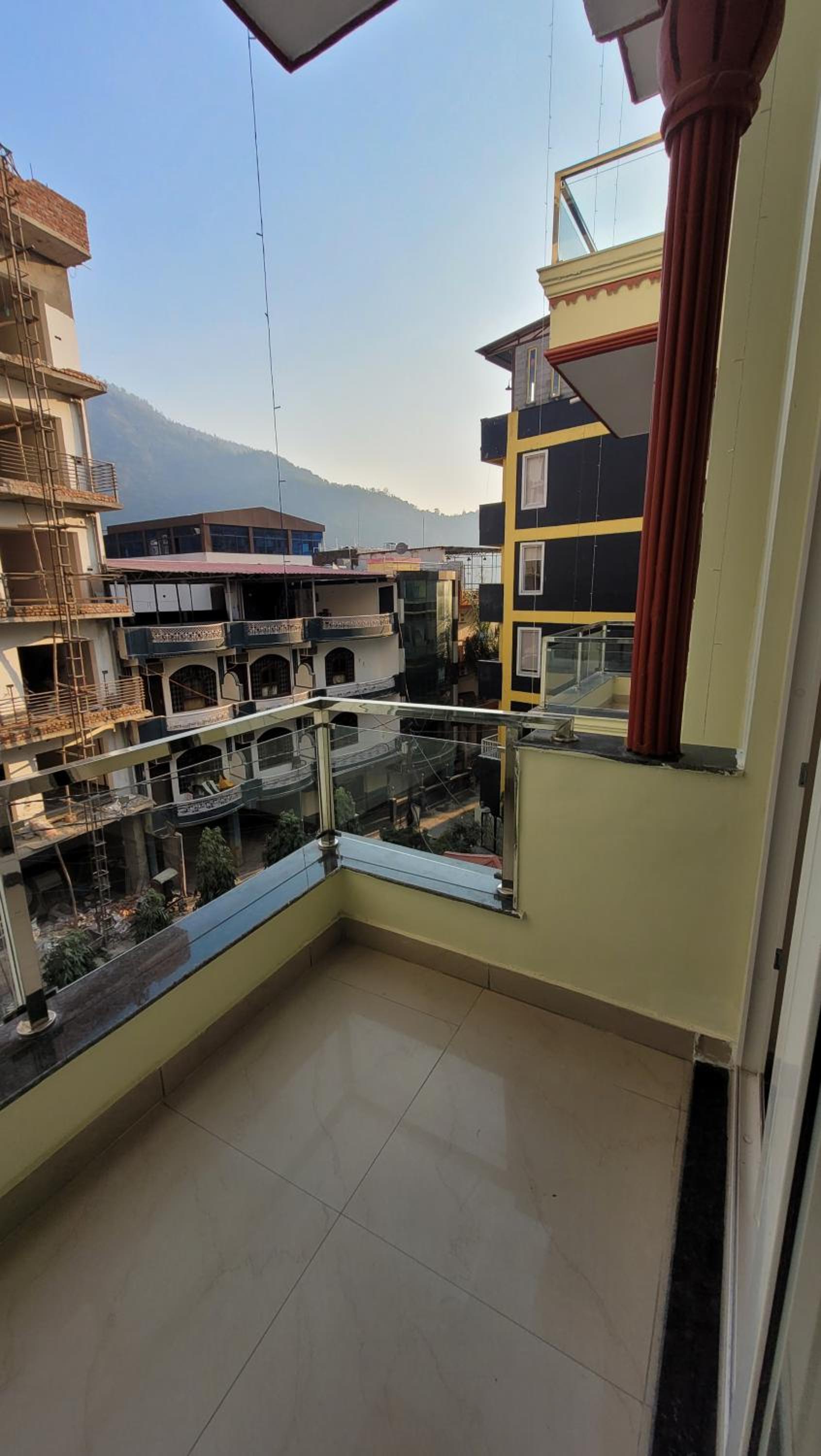Deluxe Double Room with Balcony - Photo 18