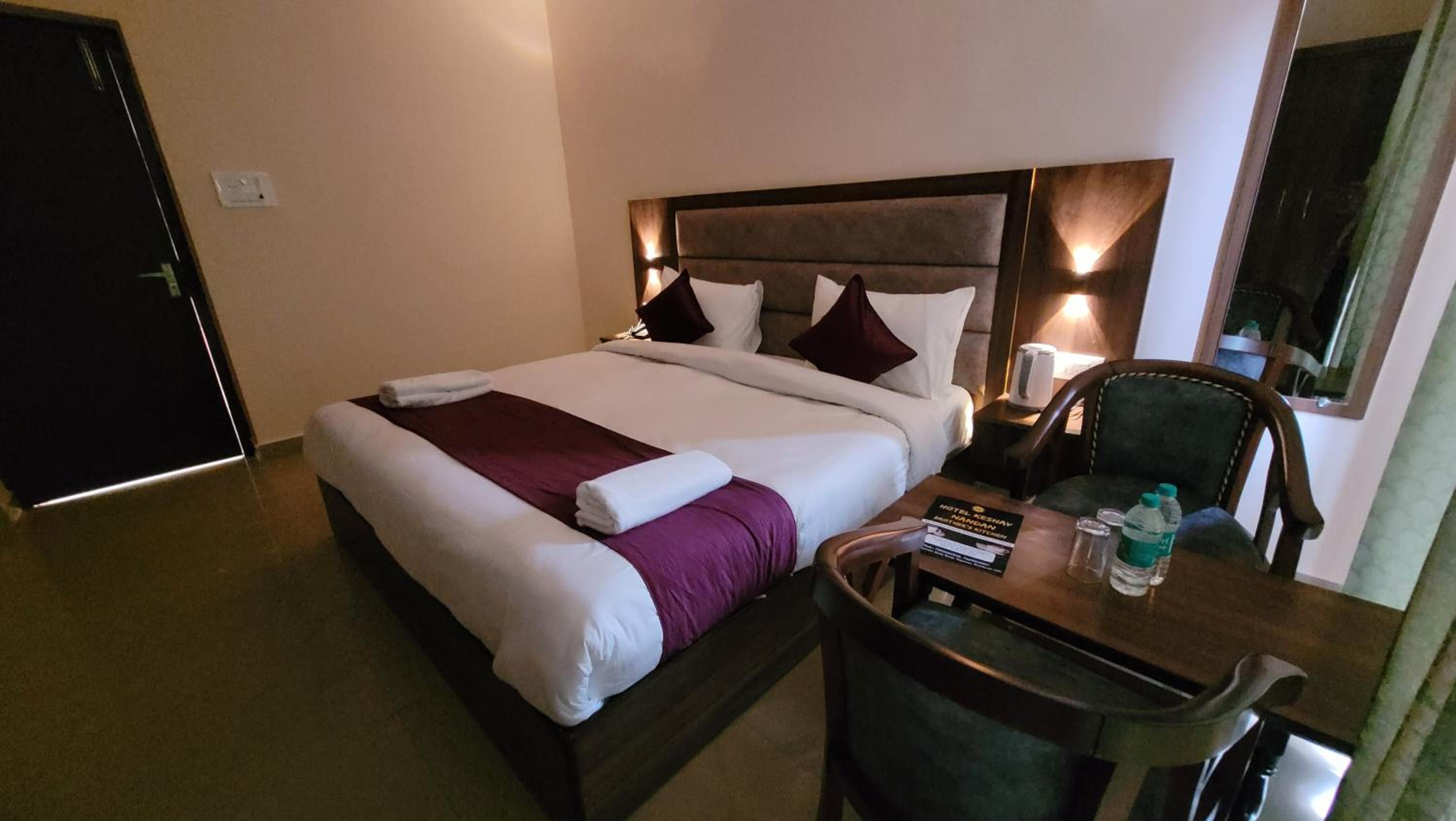 Deluxe Double Room with Balcony - Photo 45