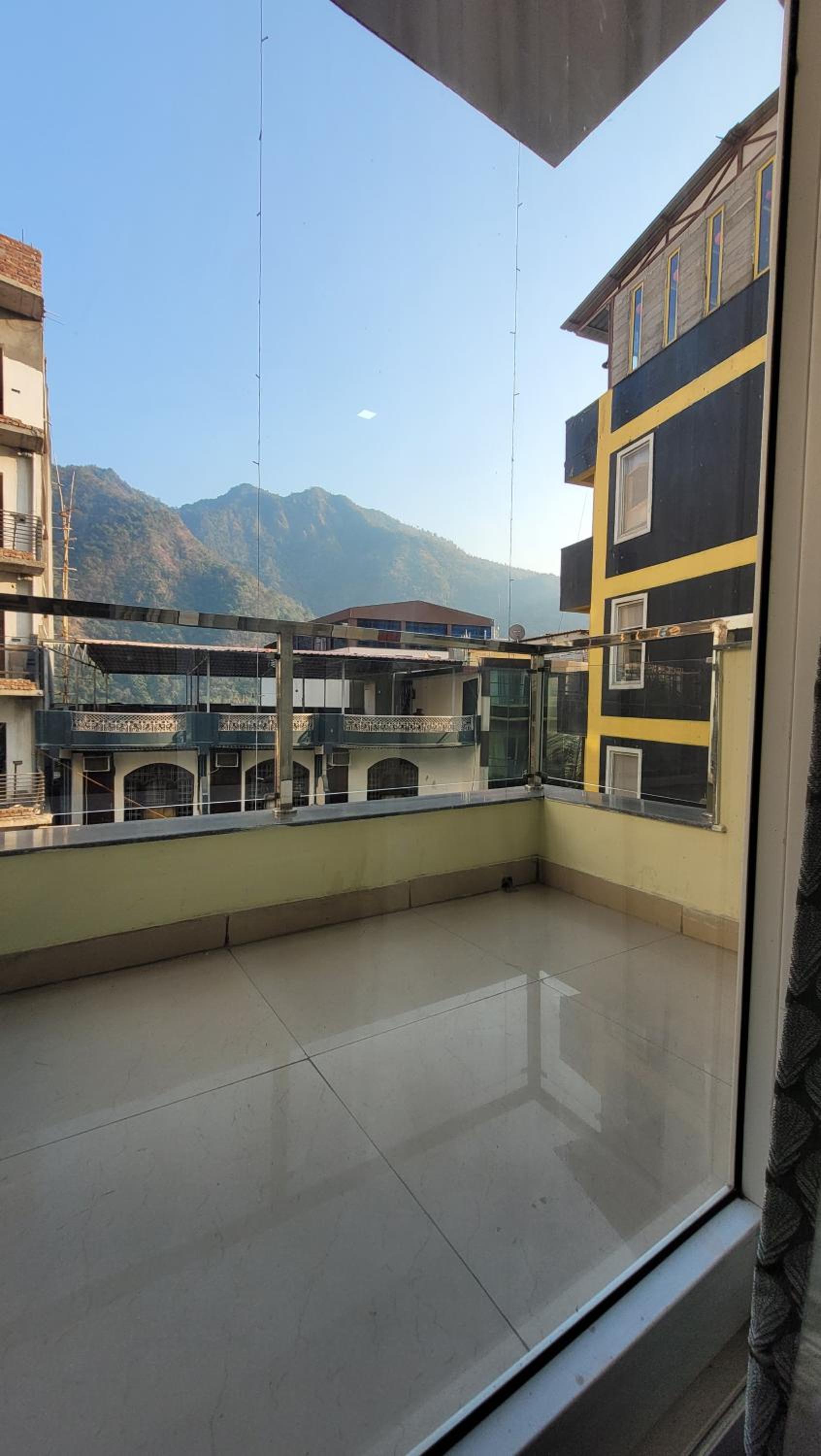 Deluxe Double Room with Balcony - Photo 5