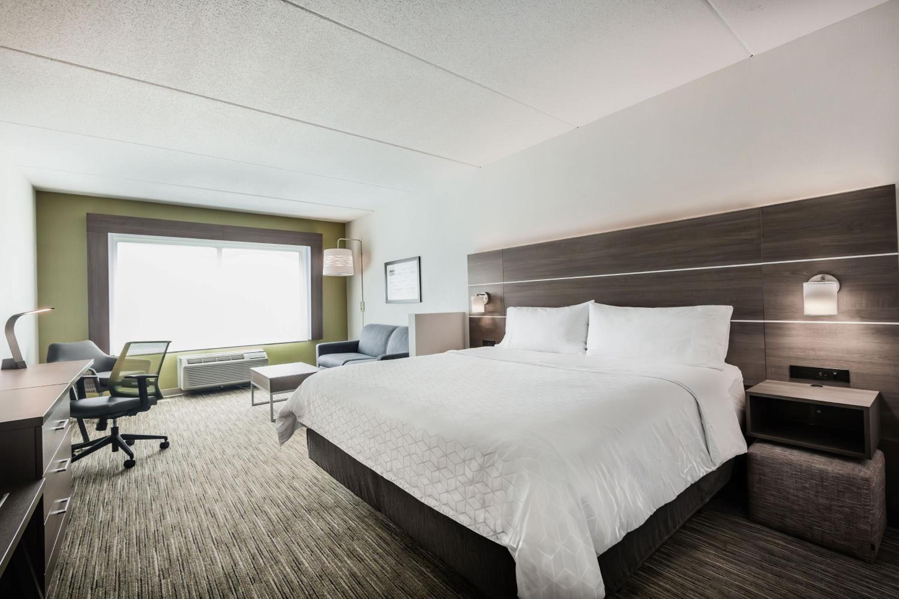 King Suite with Sofa Bed - Photo 9