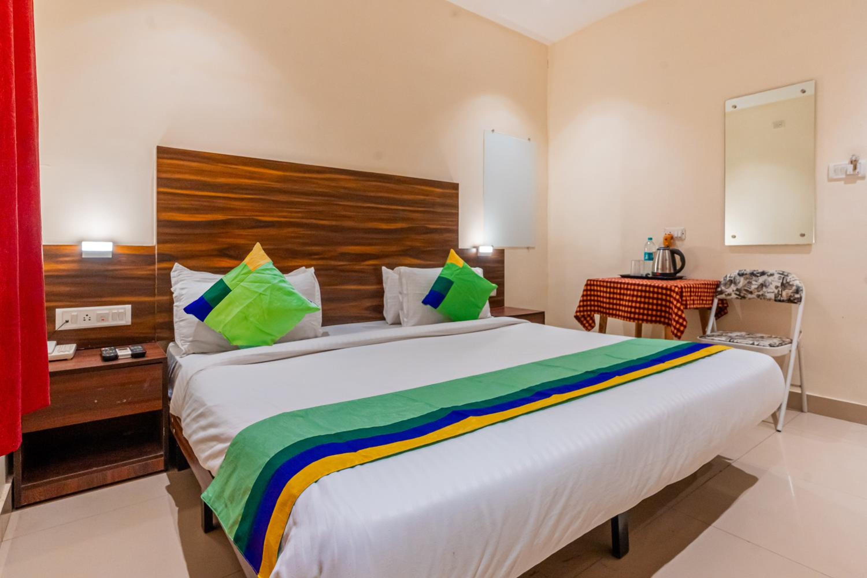 Economy Room