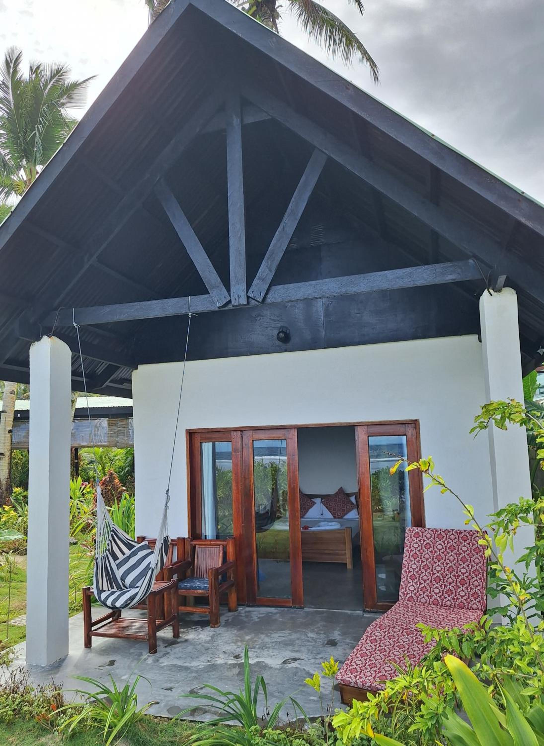 Beach Cottage with Full Seaview photo 2