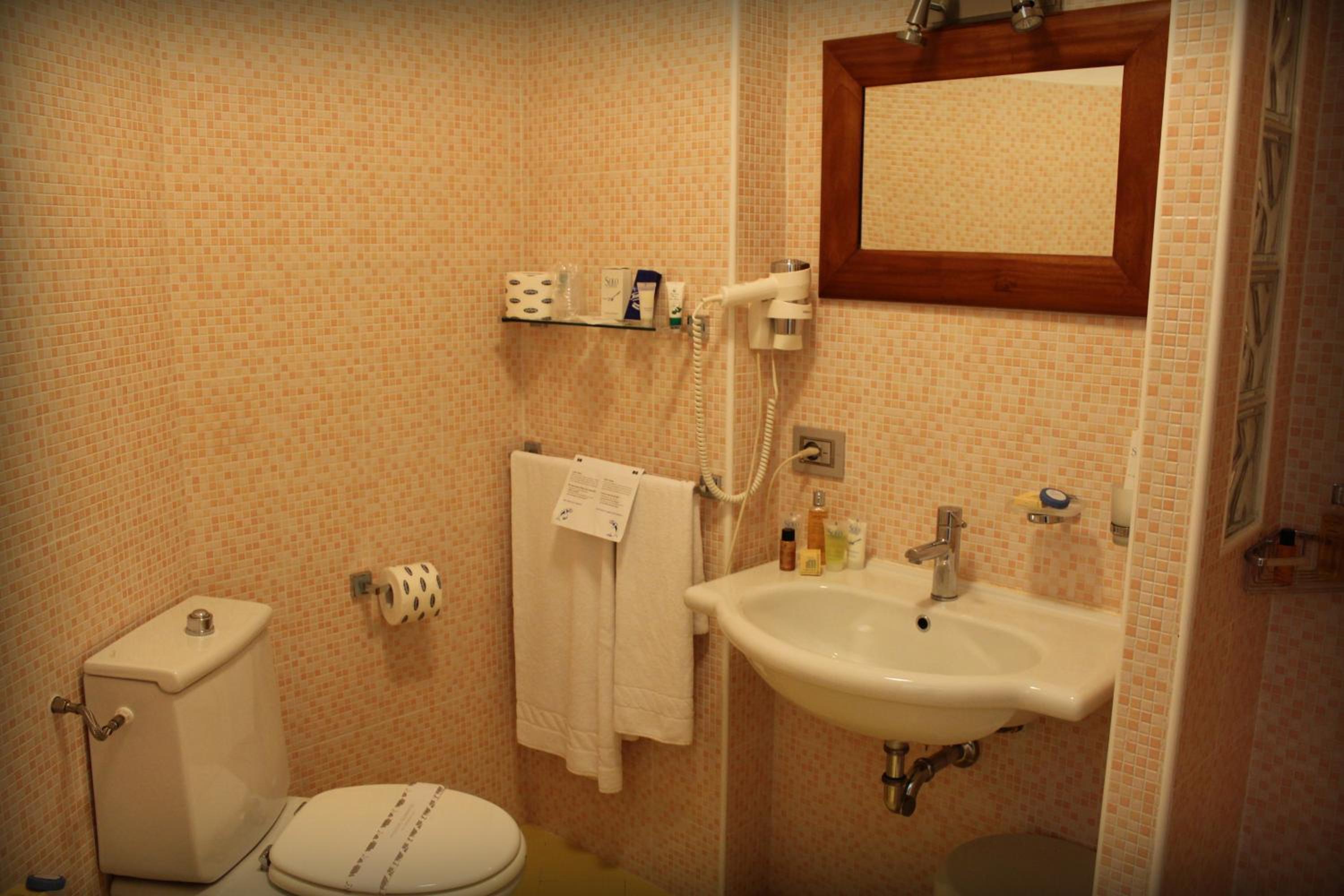 Single Room photo 3