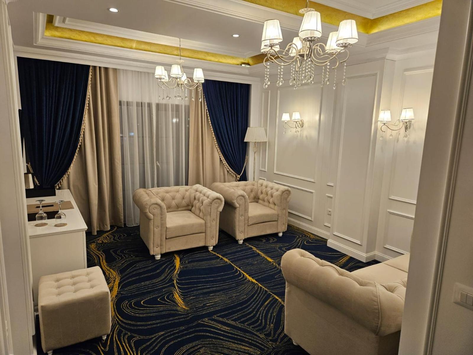 Deluxe Suite - Photo 1