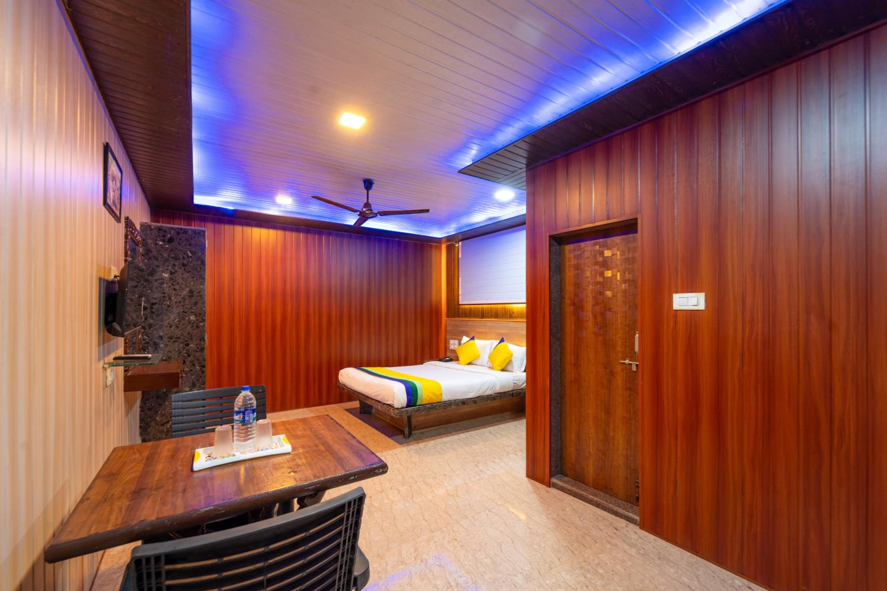 Deluxe Double Room photo 3