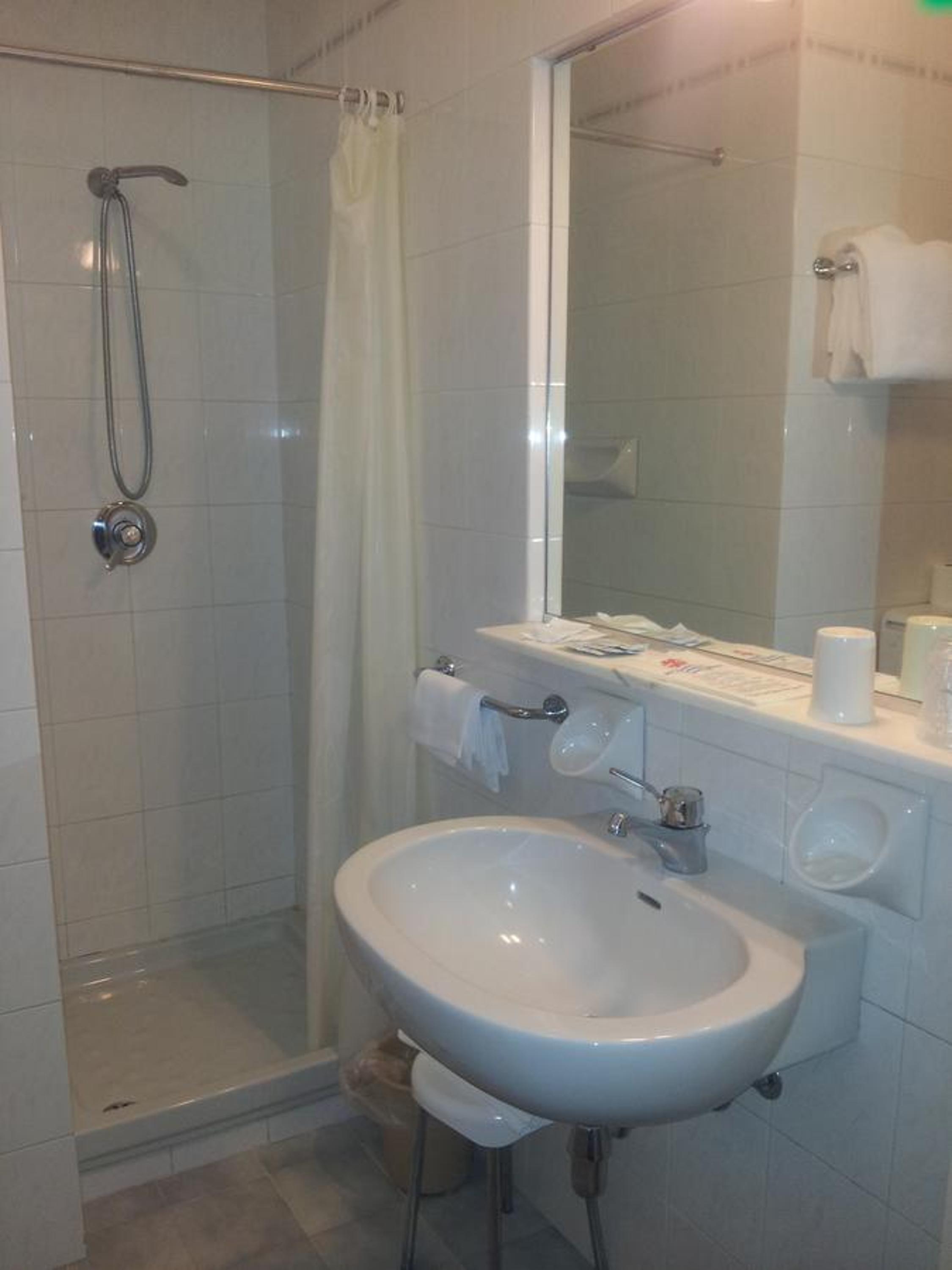 Double or Twin Room with Balcony photo 2
