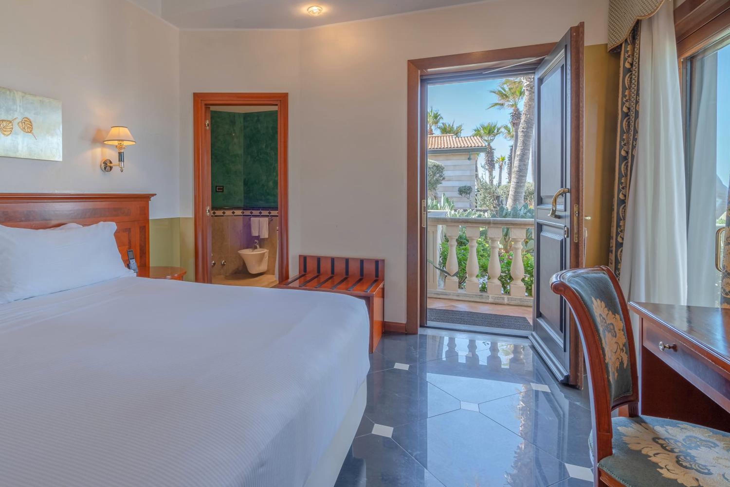 Double Room - Photo 2