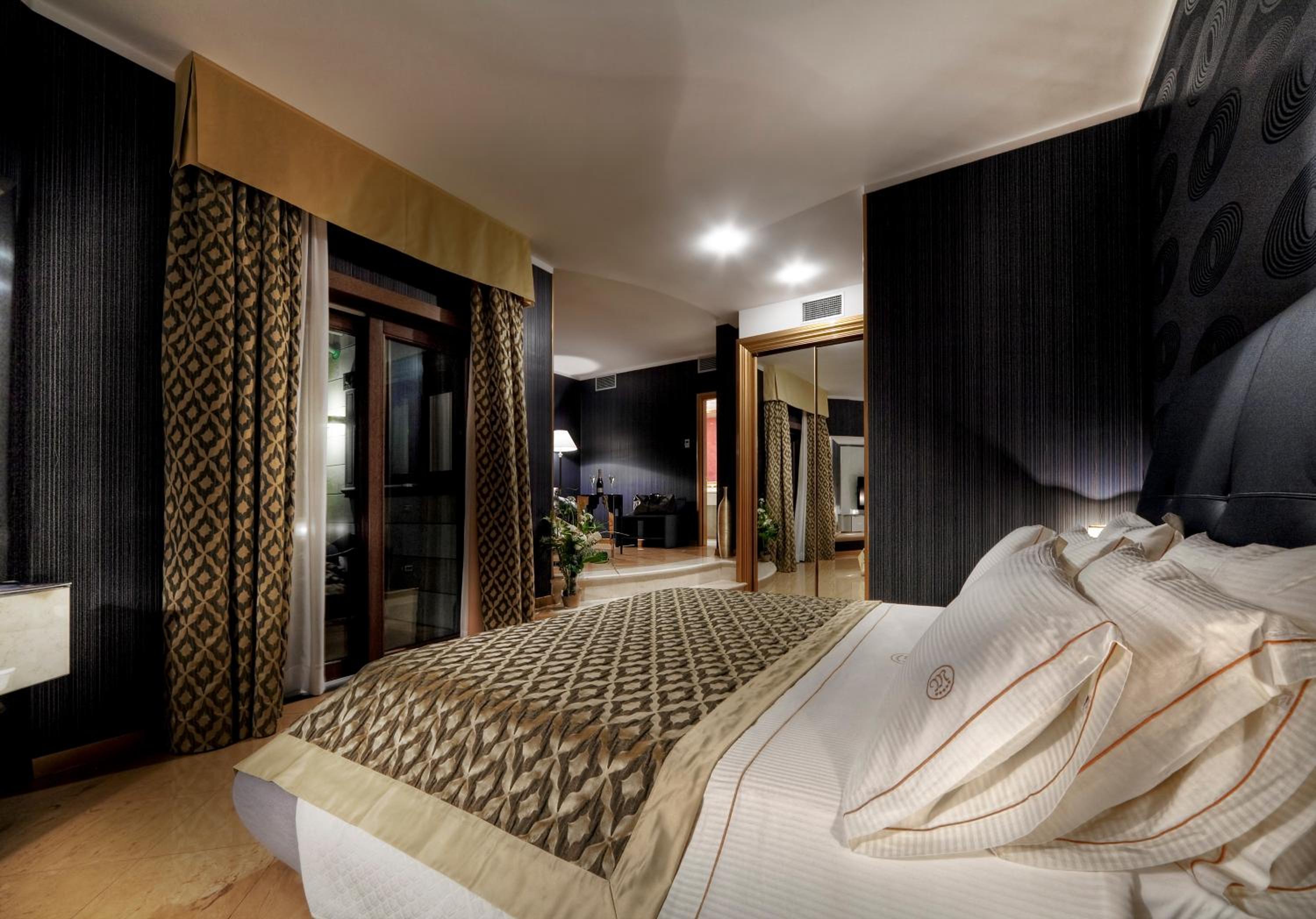 Suite with Sea View - Photo 4