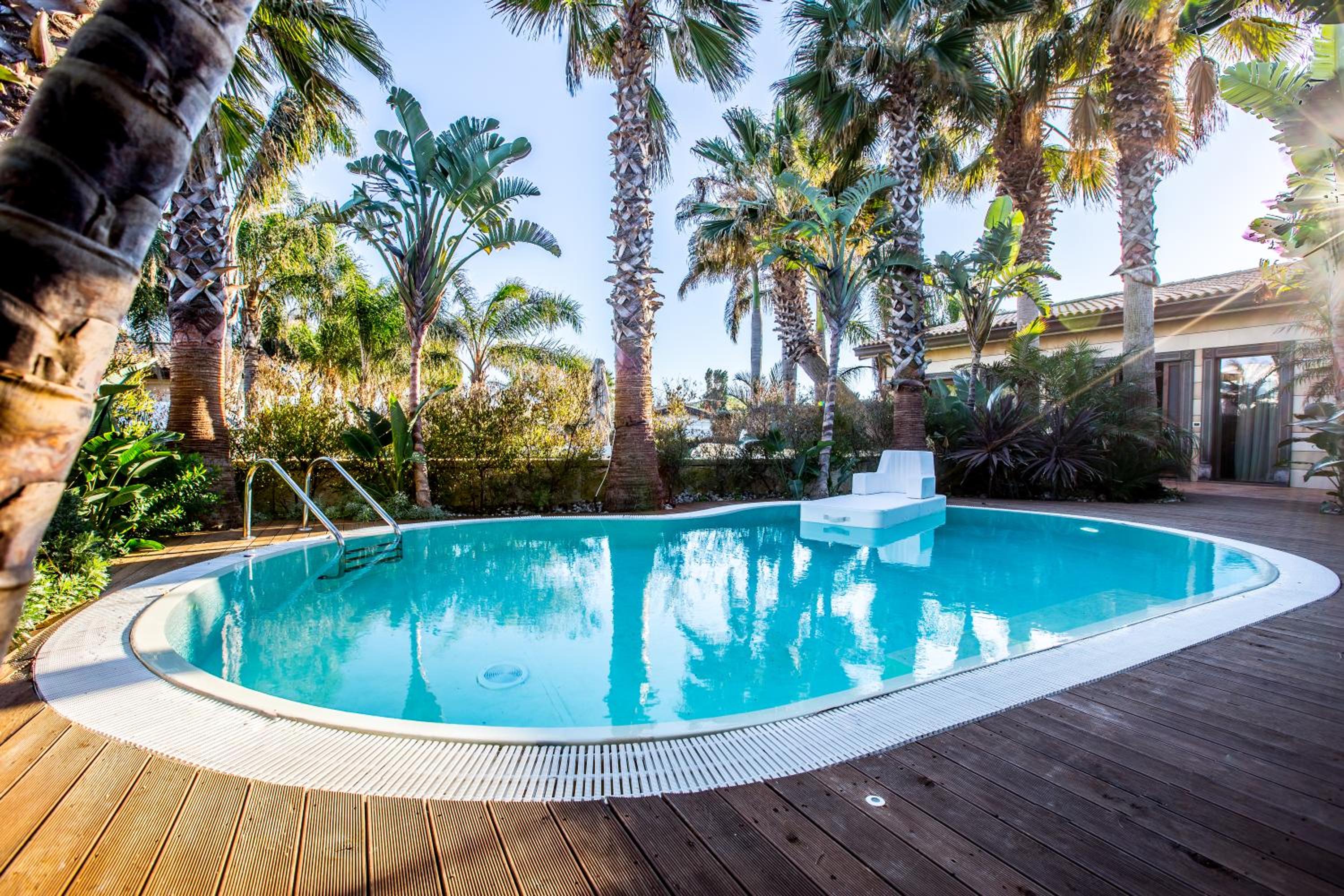 Junior Suite with Private Pool and Garden View - Photo 4