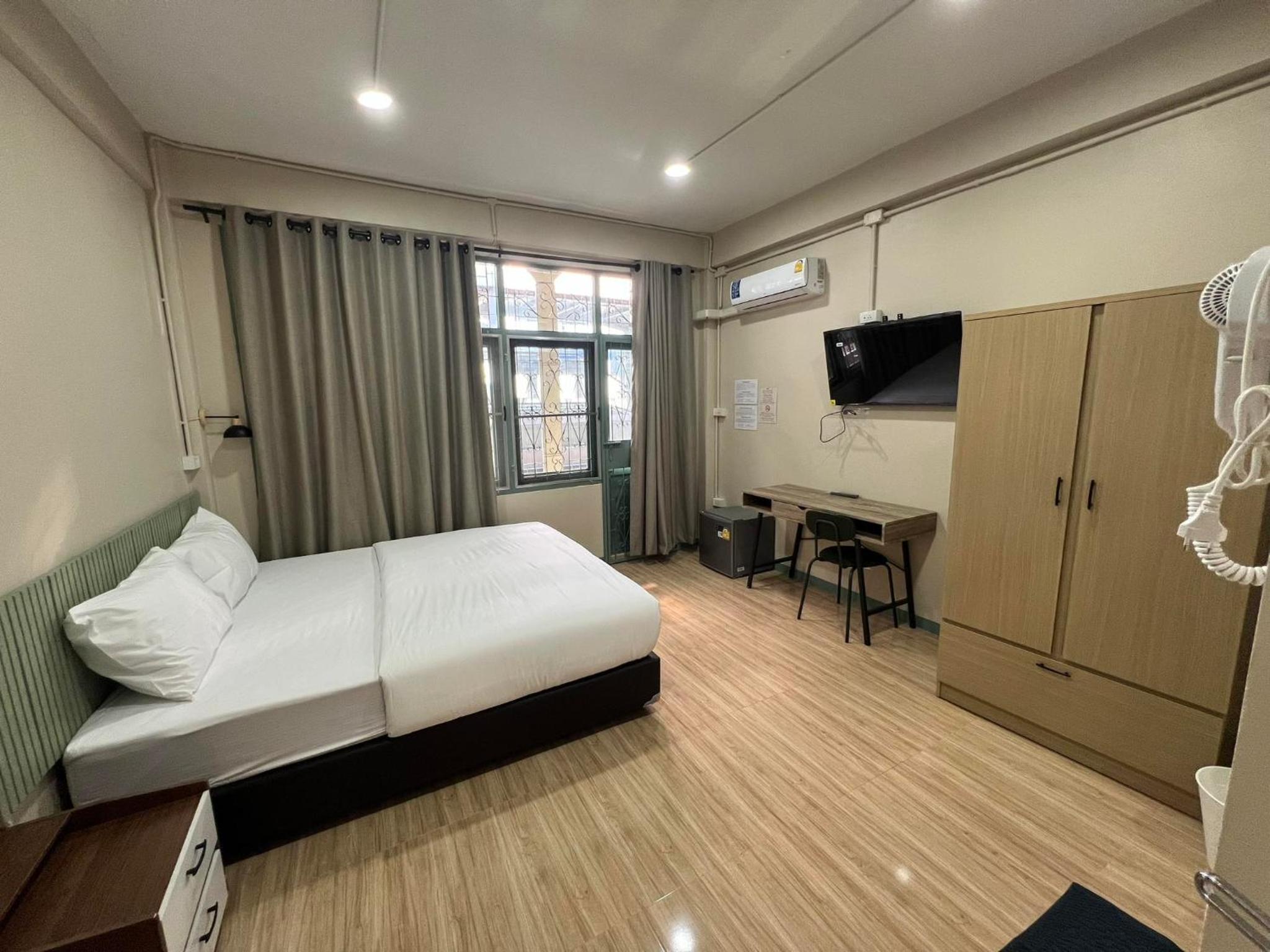 Standard King Room
