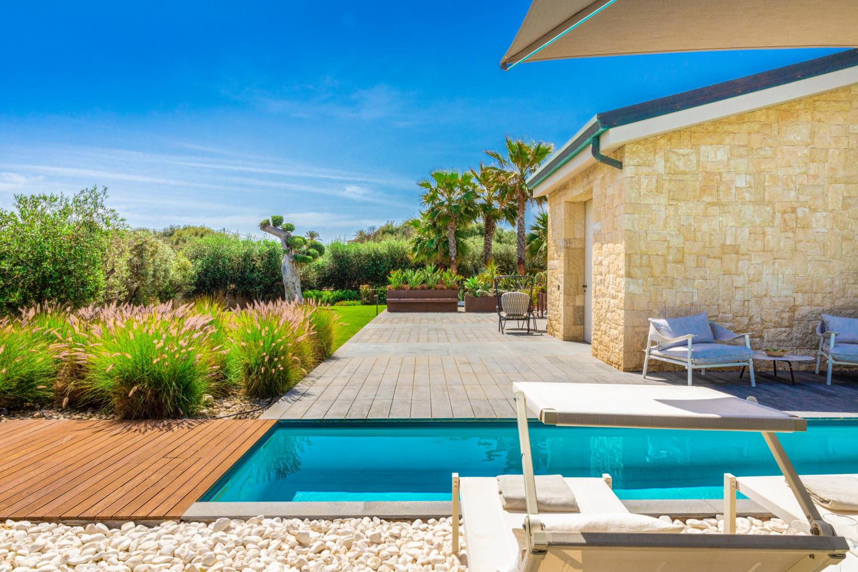 Suite with Private Pool - Photo 2