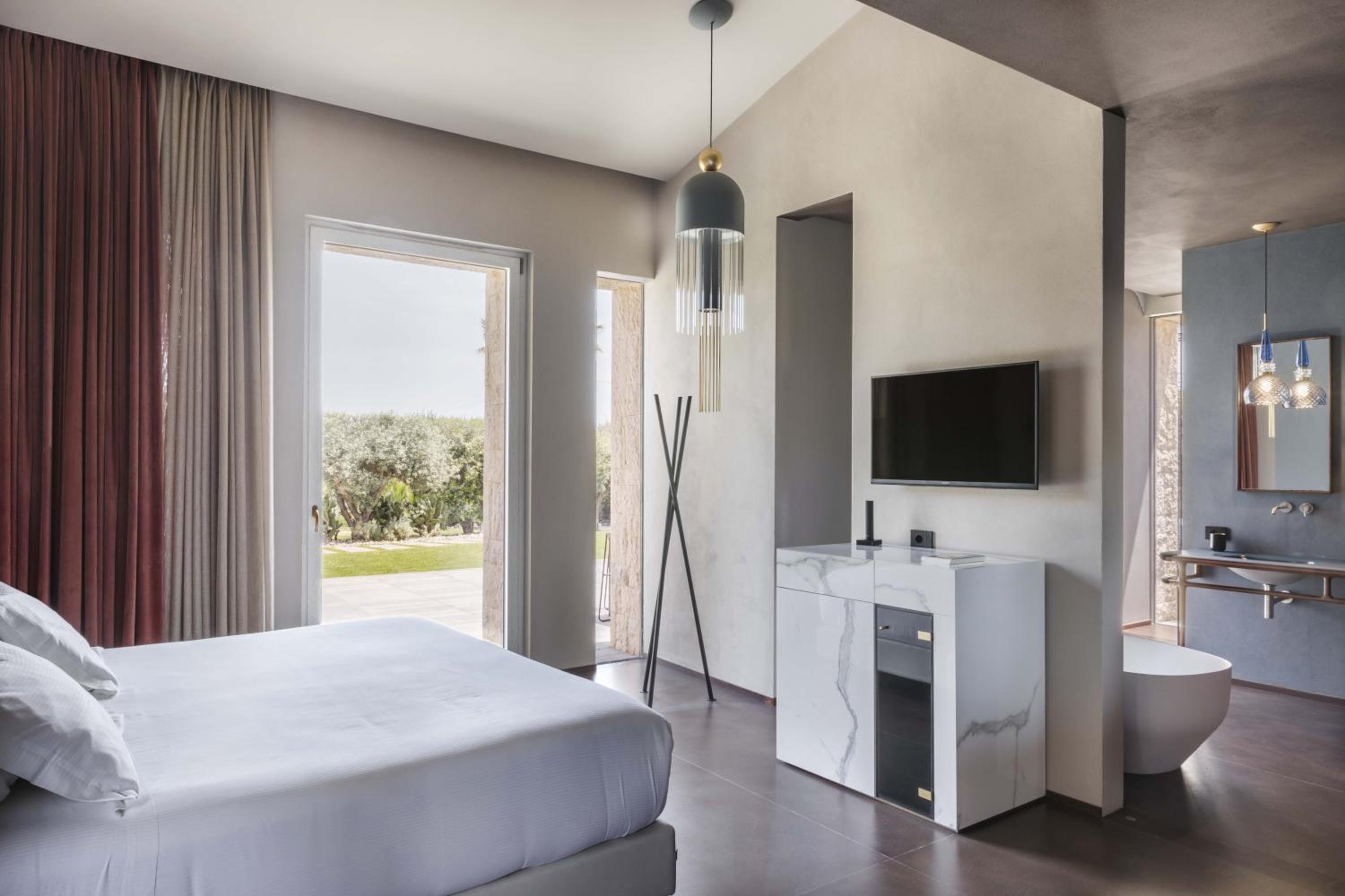 Suite with Private Pool - Photo 1