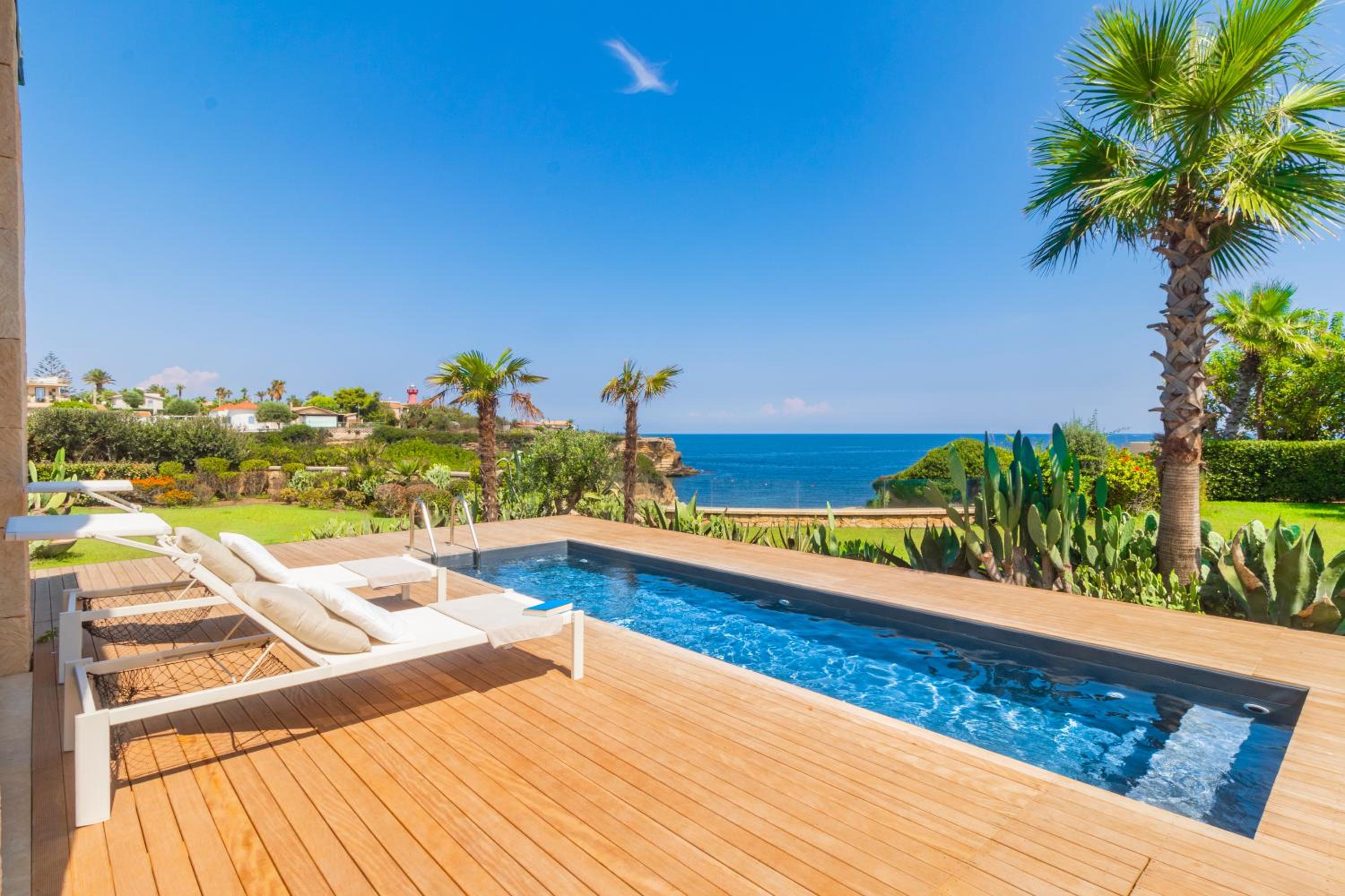 Two-Bedroom Villa with Private Pool and Sea View - Photo 3